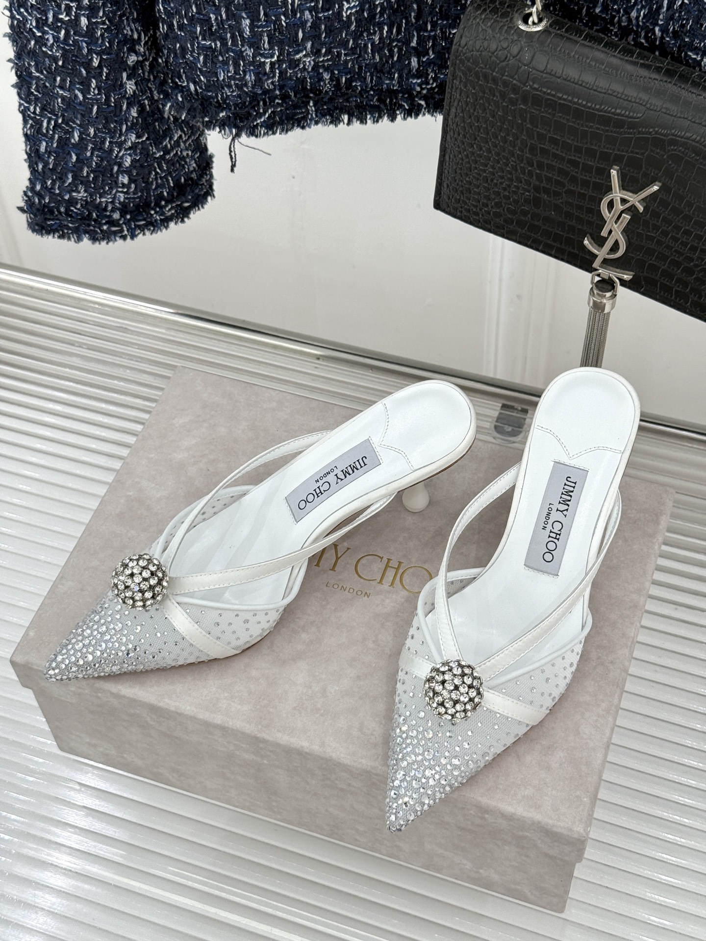Jimmy Choo/吉米周26WF新品水钻球网纱尖头高跟凉鞋谁能拒绝一双自带星光的JC！这款水钻网纱鞋