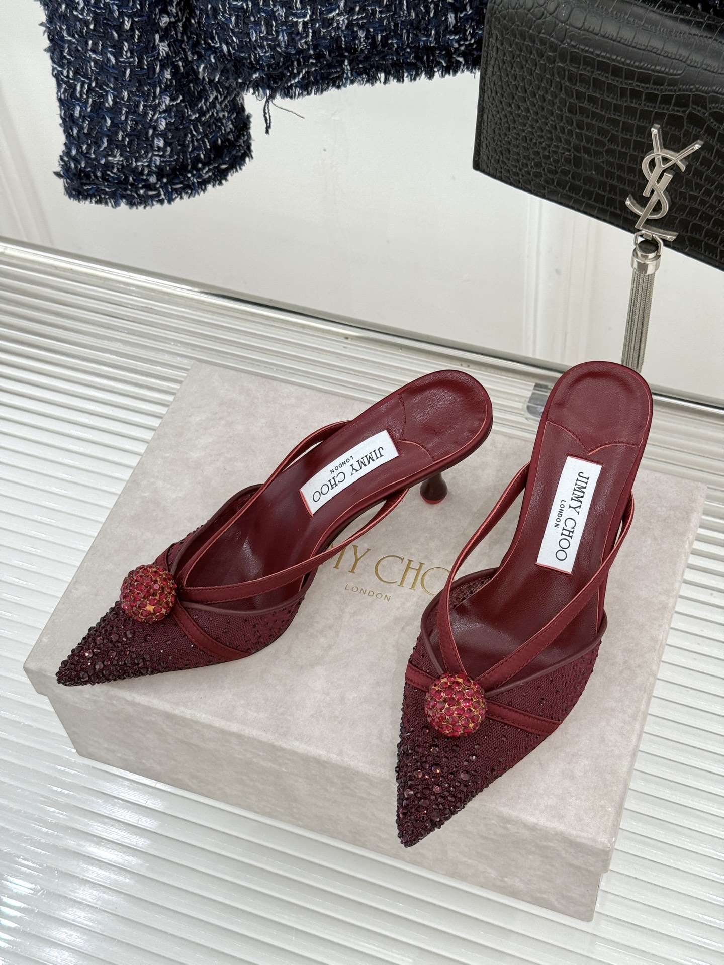 Jimmy Choo/吉米周26WF新品水钻球网纱尖头高跟凉鞋谁能拒绝一双自带星光的JC！这款水钻网纱鞋