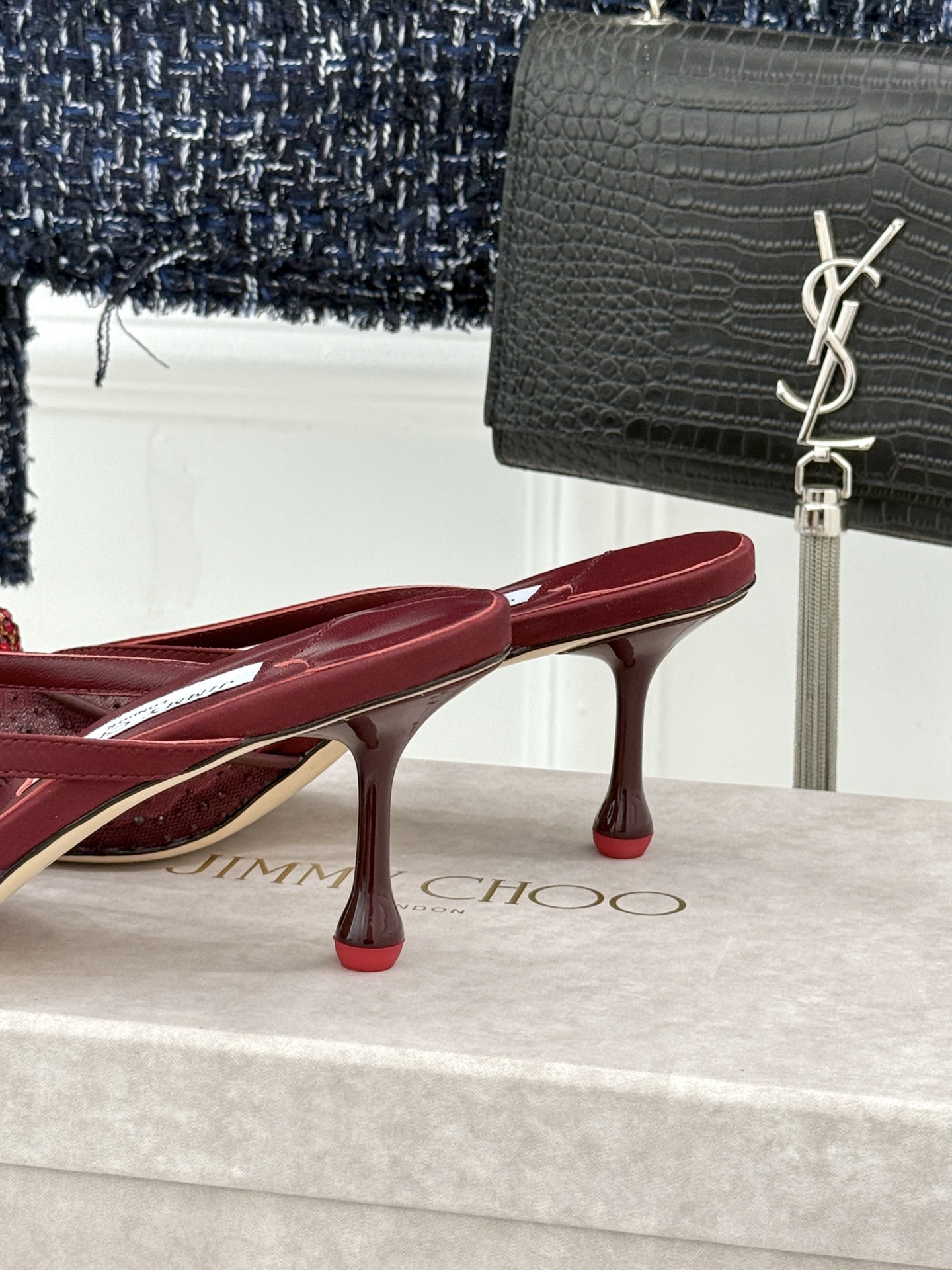 Jimmy Choo/吉米周26WF新品水钻球网纱尖头高跟凉鞋谁能拒绝一双自带星光的JC！这款水钻网纱鞋