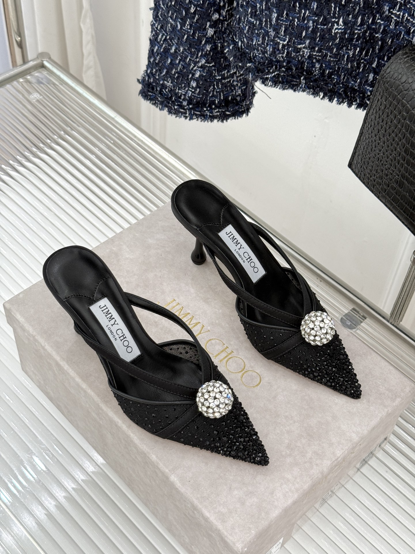 Jimmy Choo/吉米周26WF新品水钻球网纱尖头高跟凉鞋谁能拒绝一双自带星光的JC！这款水钻网纱鞋