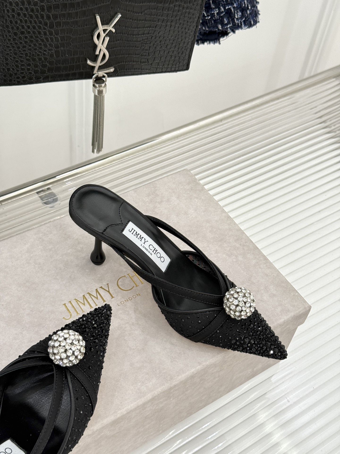 Jimmy Choo/吉米周26WF新品水钻球网纱尖头高跟凉鞋谁能拒绝一双自带星光的JC！这款水钻网纱鞋
