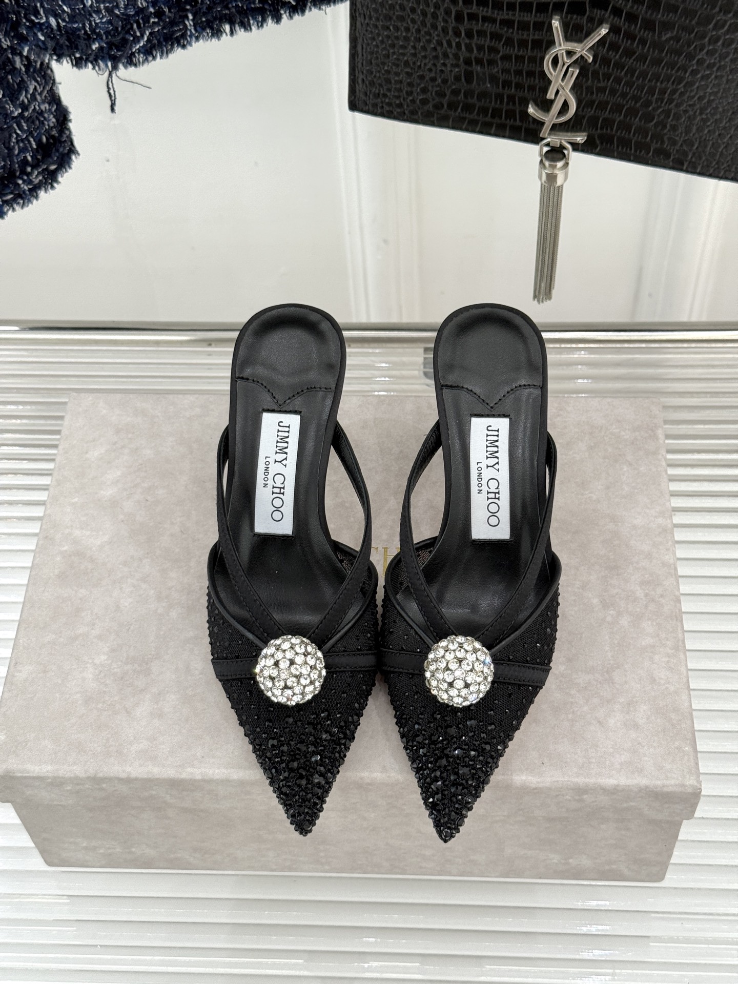 Jimmy Choo/吉米周26WF新品水钻球网纱尖头高跟凉鞋谁能拒绝一双自带星光的JC！这款水钻网纱鞋
