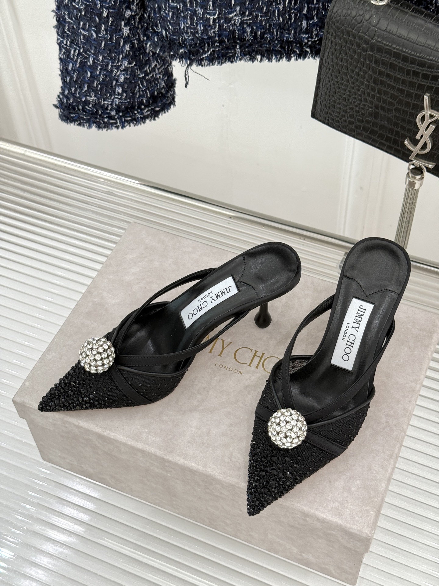 Jimmy Choo/吉米周26WF新品水钻球网纱尖头高跟凉鞋谁能拒绝一双自带星光的JC！这款水钻网纱鞋