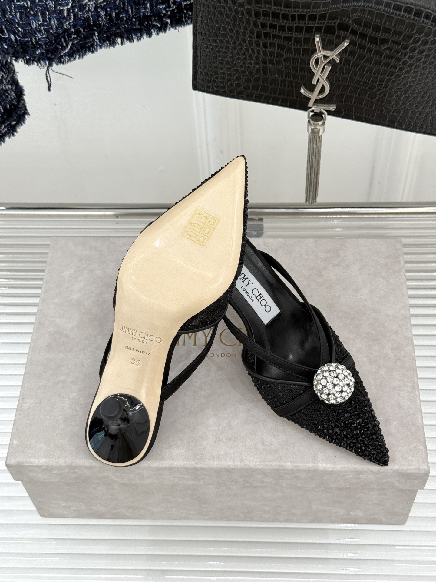 Jimmy Choo/吉米周26WF新品水钻球网纱尖头高跟凉鞋谁能拒绝一双自带星光的JC！这款水钻网纱鞋