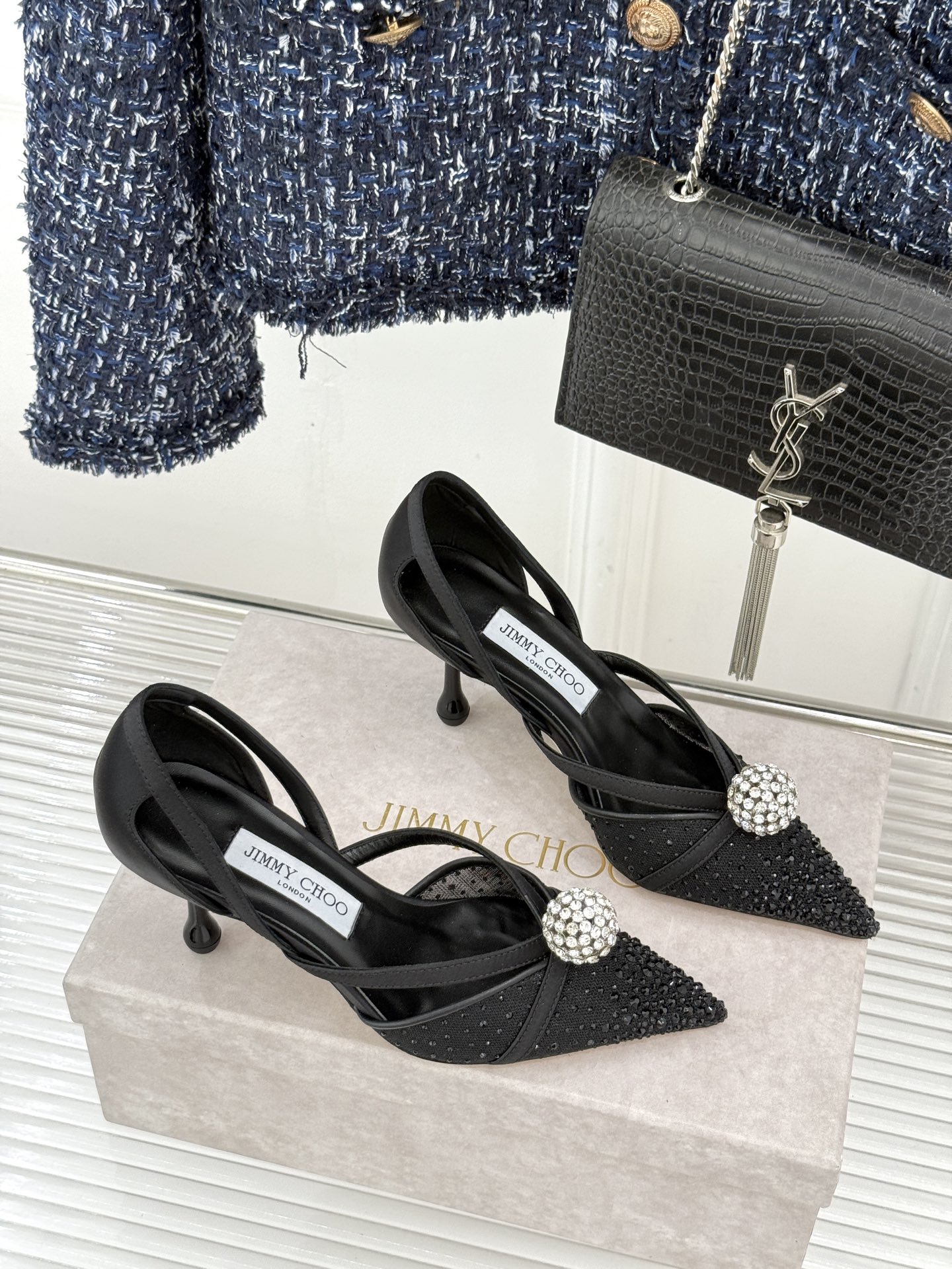 Jimmy Choo/吉米周26WF新品水钻球网纱尖头高跟凉鞋谁能拒绝一双自带星光的JC！这款水钻网纱鞋