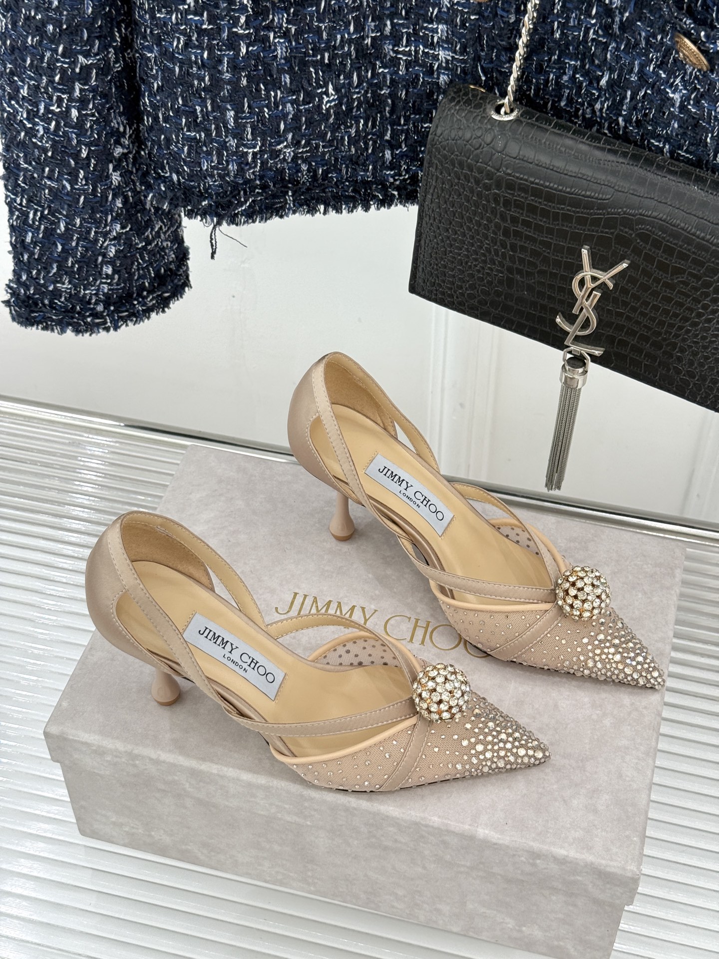 Jimmy Choo/吉米周26WF新品水钻球网纱尖头高跟凉鞋谁能拒绝一双自带星光的JC！这款水钻网纱鞋