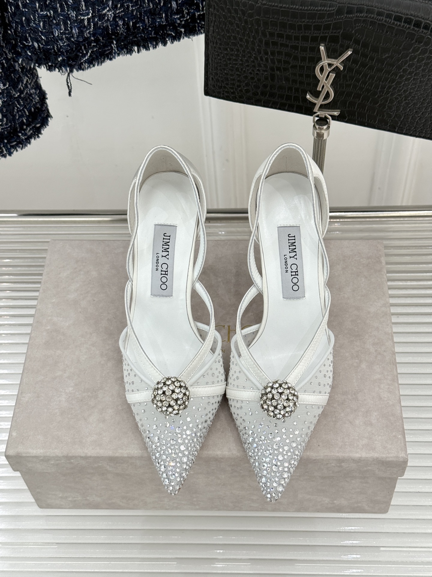 Jimmy Choo/吉米周26WF新品水钻球网纱尖头高跟凉鞋谁能拒绝一双自带星光的JC！这款水钻网纱鞋
