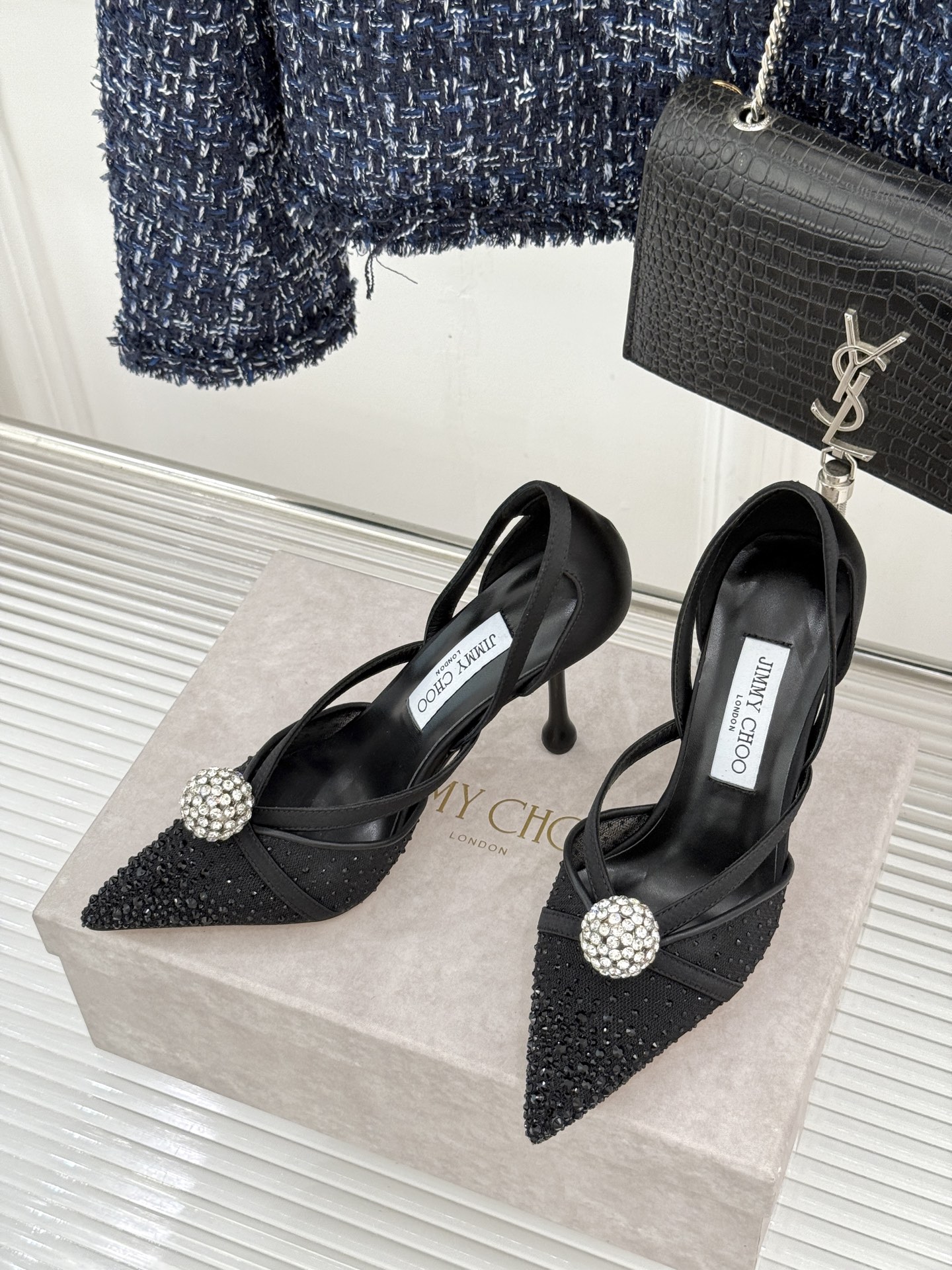 Jimmy Choo/吉米周26WF新品水钻球网纱尖头高跟凉鞋谁能拒绝一双自带星光的JC！这款水钻网纱鞋