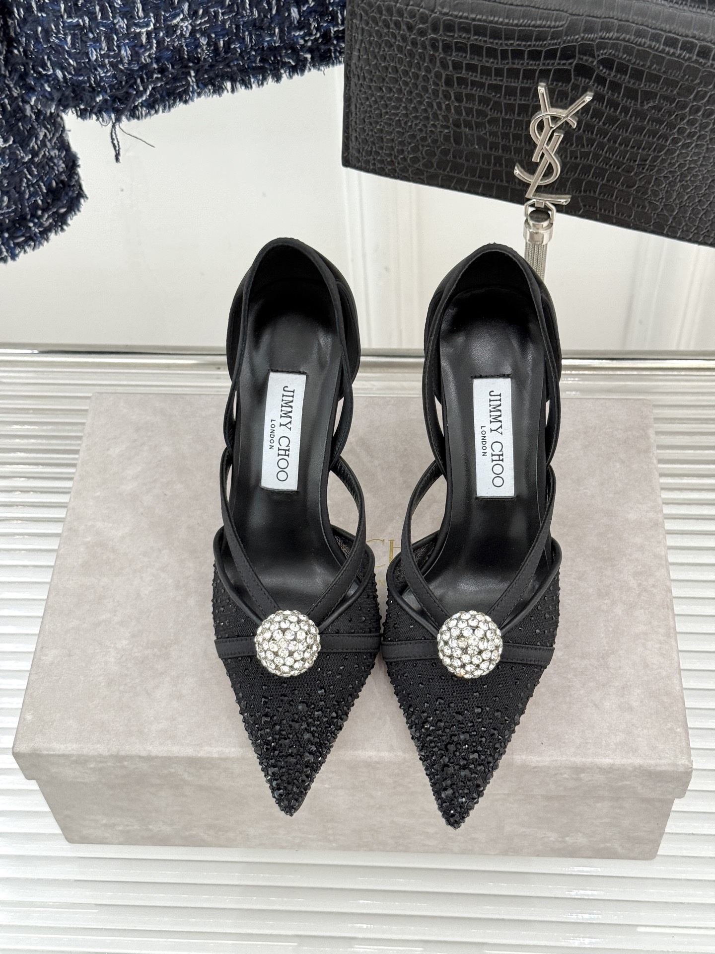 Jimmy Choo/吉米周26WF新品水钻球网纱尖头高跟凉鞋谁能拒绝一双自带星光的JC！这款水钻网纱鞋