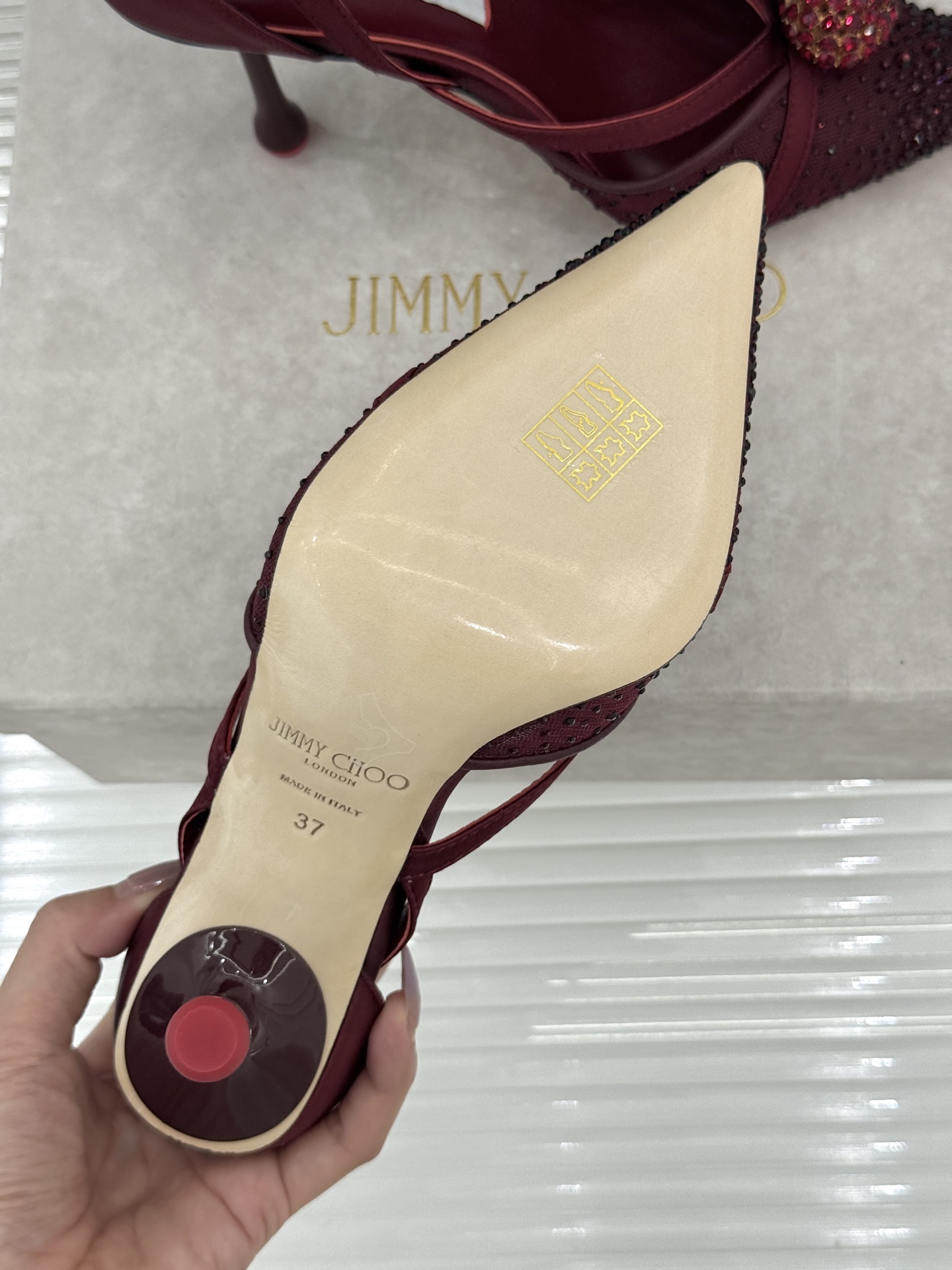Jimmy Choo/吉米周26WF新品水钻球网纱尖头高跟凉鞋谁能拒绝一双自带星光的JC！这款水钻网纱鞋