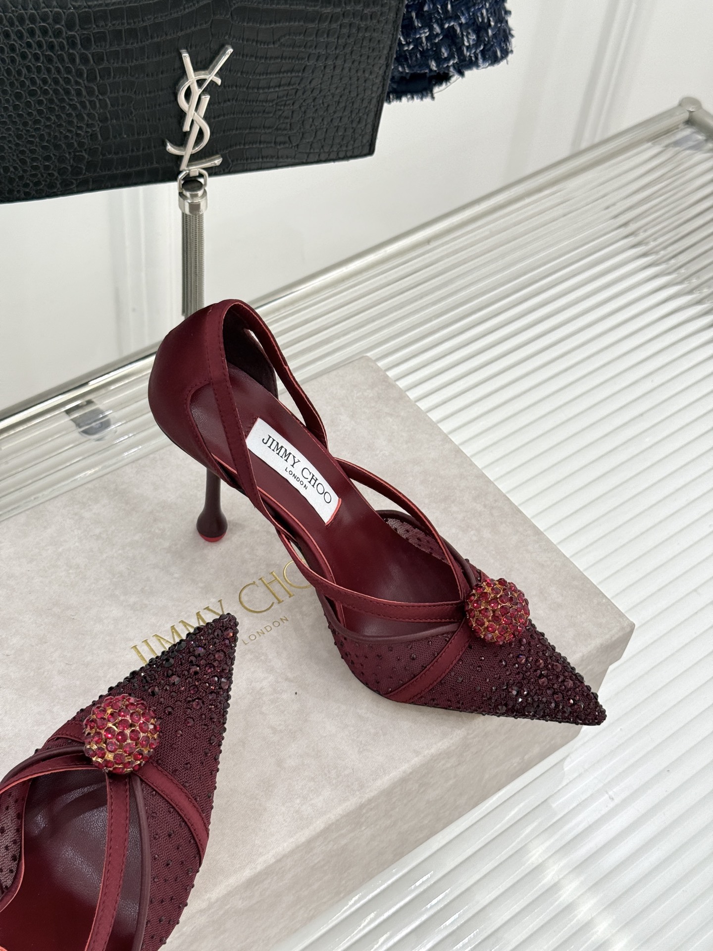 Jimmy Choo/吉米周26WF新品水钻球网纱尖头高跟凉鞋谁能拒绝一双自带星光的JC！这款水钻网纱鞋