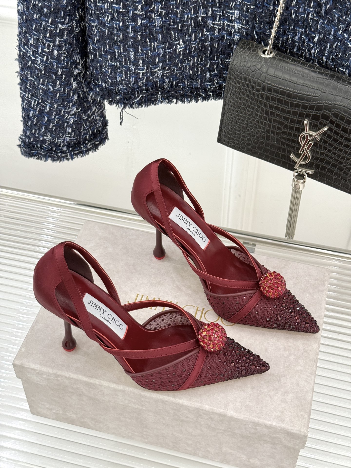 Jimmy Choo/吉米周26WF新品水钻球网纱尖头高跟凉鞋谁能拒绝一双自带星光的JC！这款水钻网纱鞋