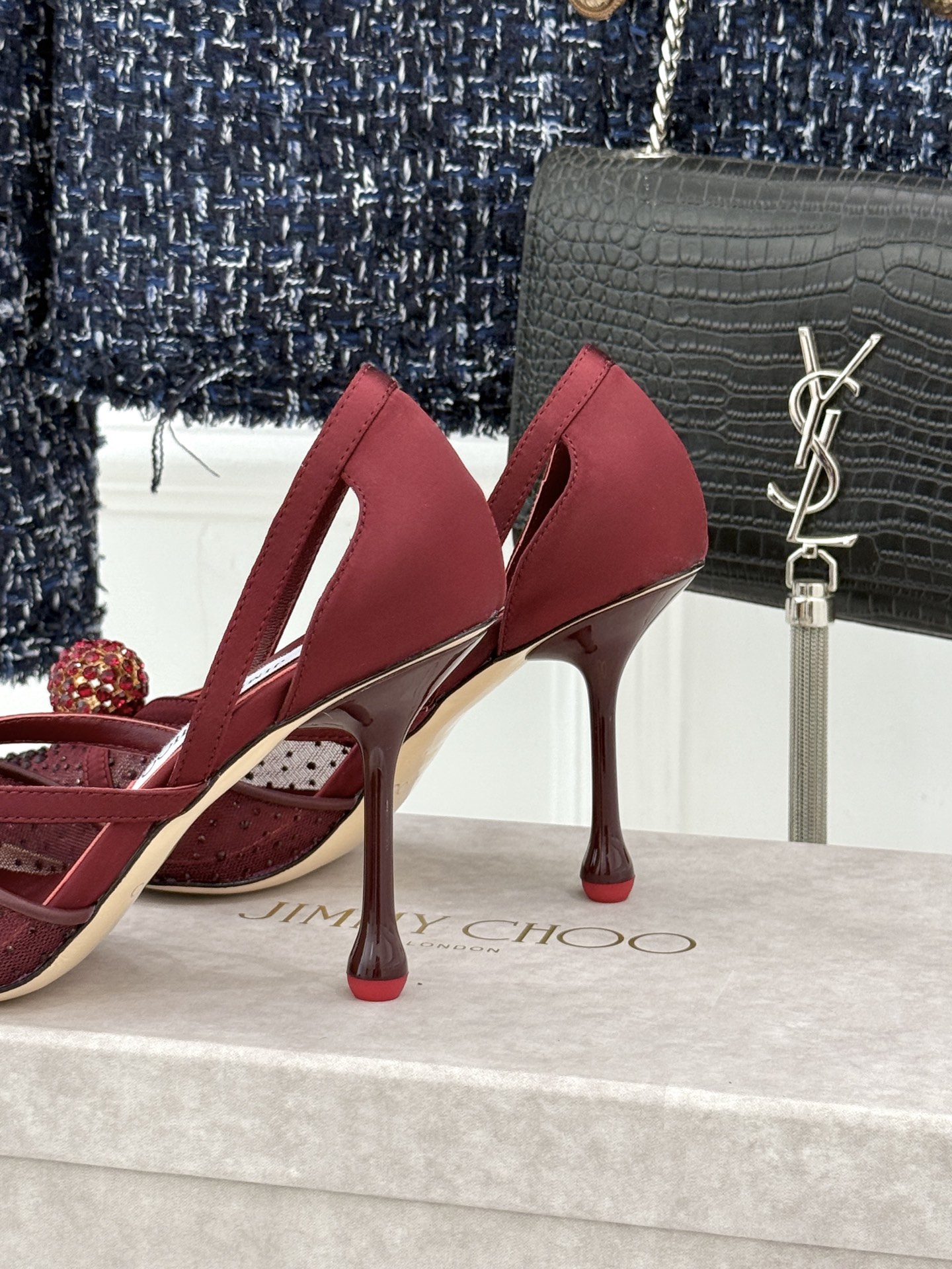 Jimmy Choo/吉米周26WF新品水钻球网纱尖头高跟凉鞋谁能拒绝一双自带星光的JC！这款水钻网纱鞋