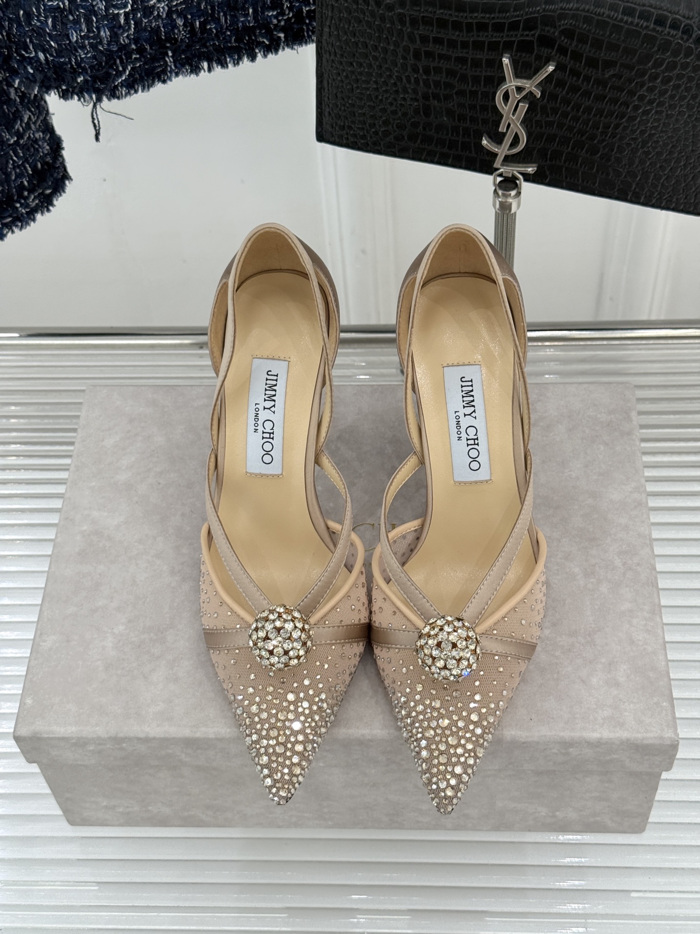 Jimmy Choo/吉米周26WF新品水钻球网纱尖头高跟凉鞋谁能拒绝一双自带星光的JC！这款水钻网纱鞋