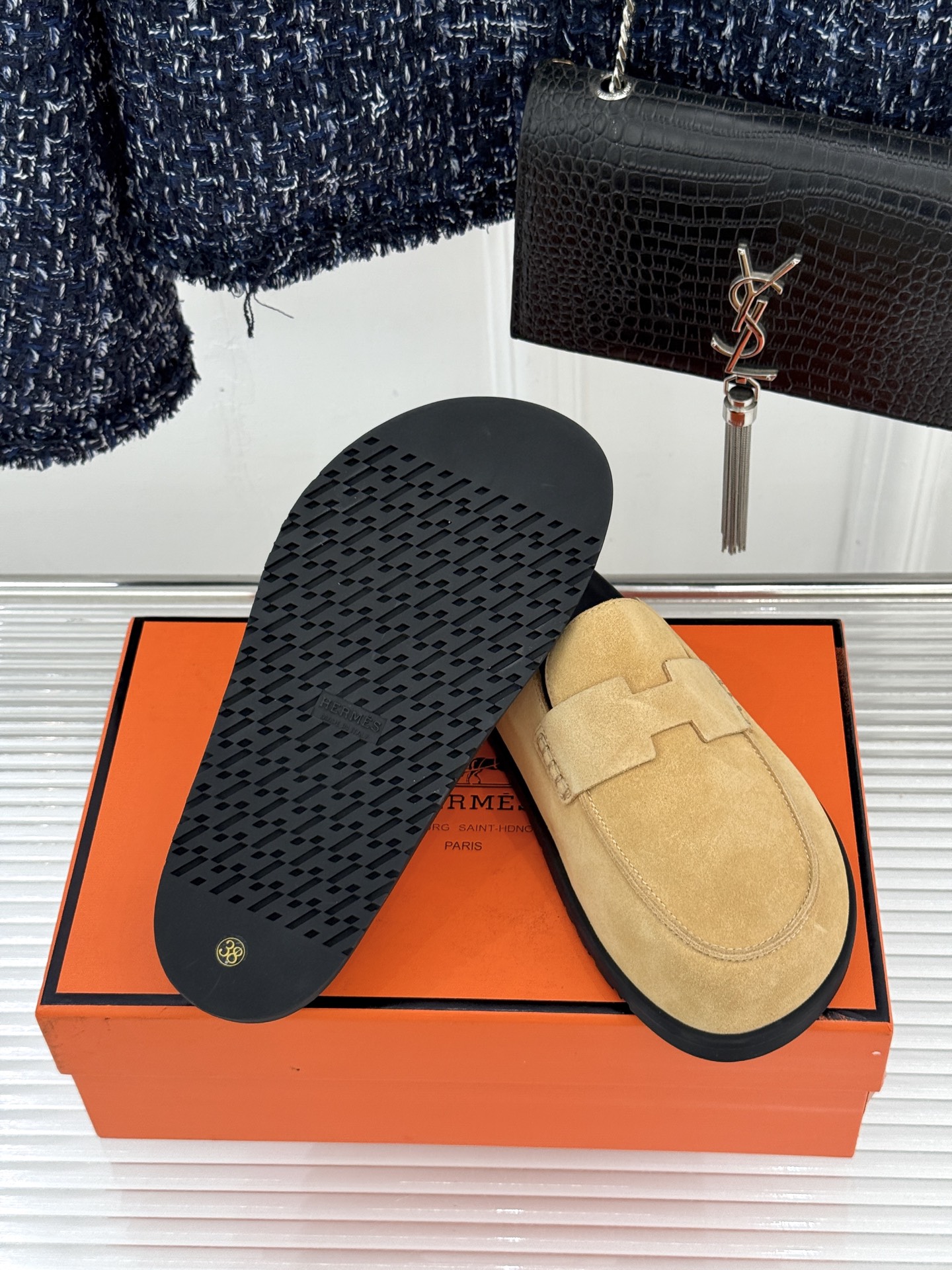 （配原版飞机盒）Hermès/爱马仕25WF新品穆勒包头H半拖鞋勃肯鞋厚底勃肯版型重塑经典。麂皮小牛皮质