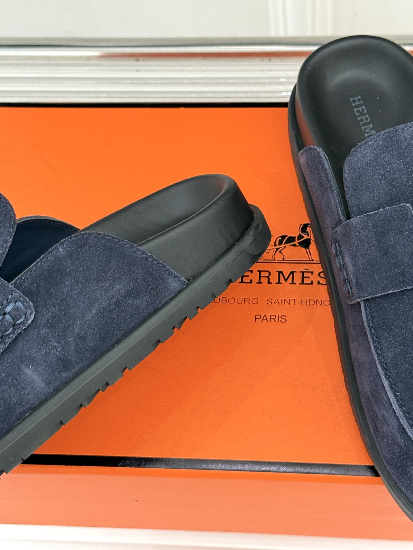 （配原版飞机盒）Hermès/爱马仕25WF新品穆勒包头H半拖鞋勃肯鞋厚底勃肯版型重塑经典。麂皮小牛皮质
