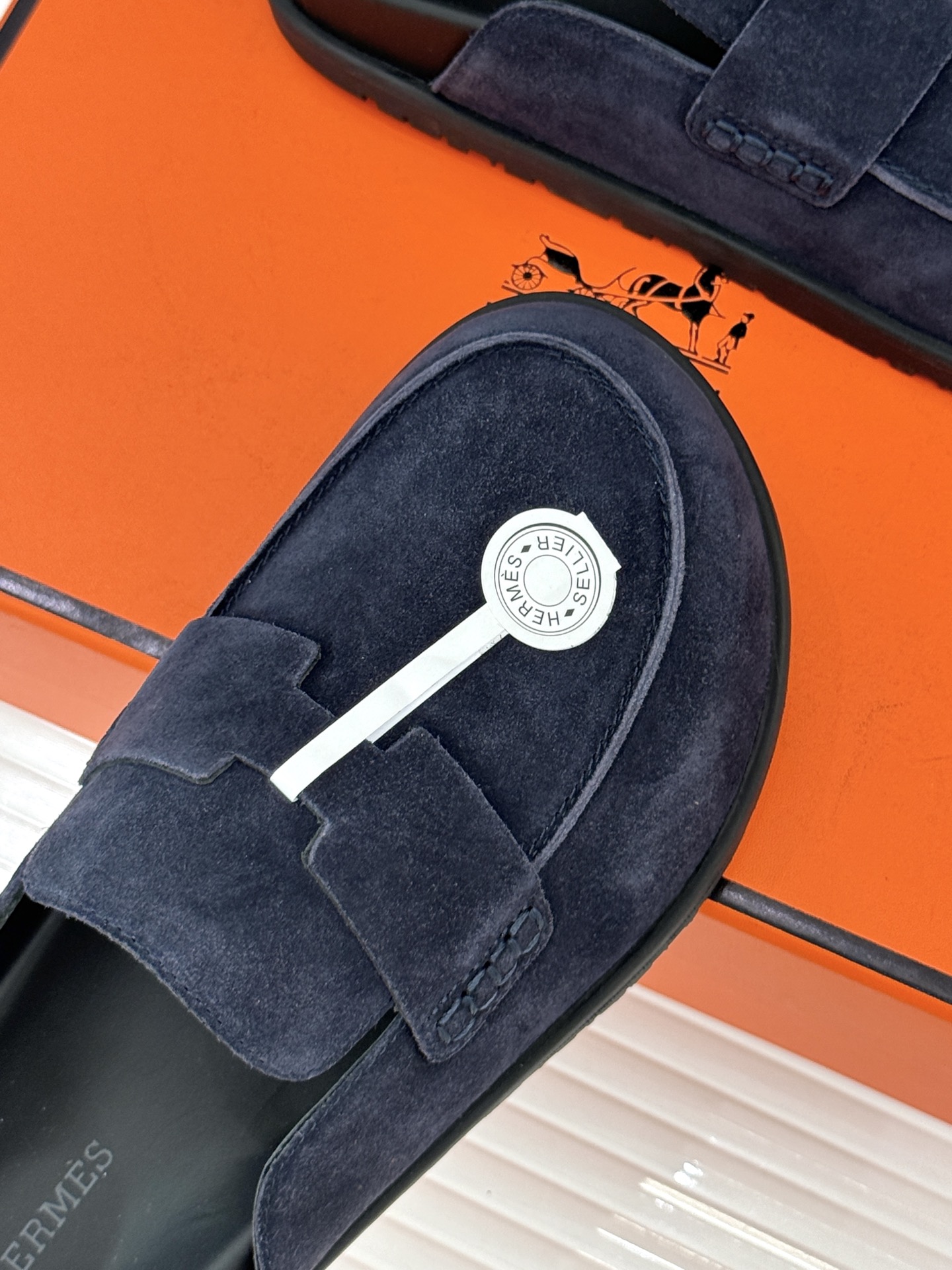 （配原版飞机盒）Hermès/爱马仕25WF新品穆勒包头H半拖鞋勃肯鞋厚底勃肯版型重塑经典。麂皮小牛皮质