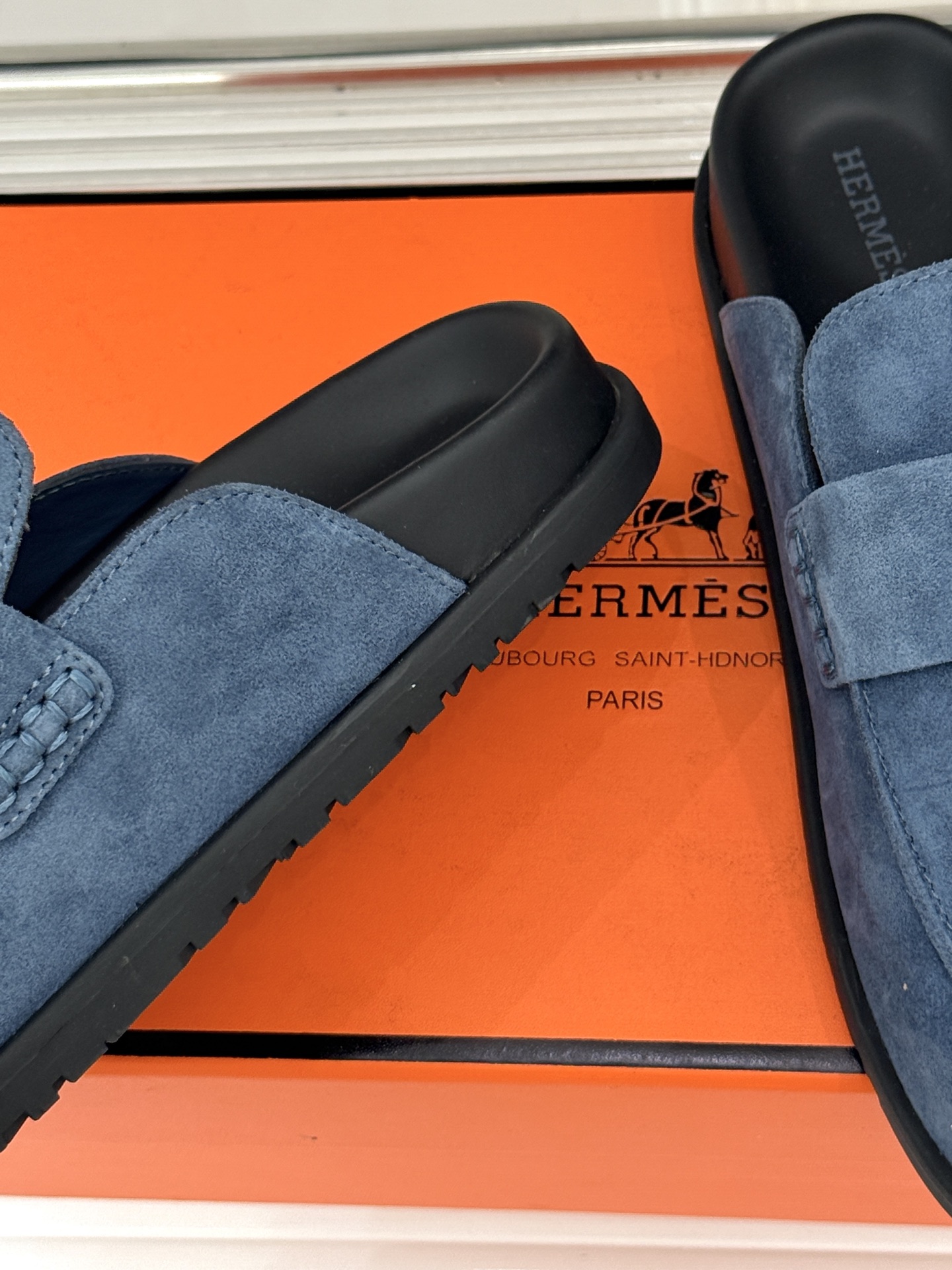 （配原版飞机盒）Hermès/爱马仕25WF新品穆勒包头H半拖鞋勃肯鞋厚底勃肯版型重塑经典。麂皮小牛皮质