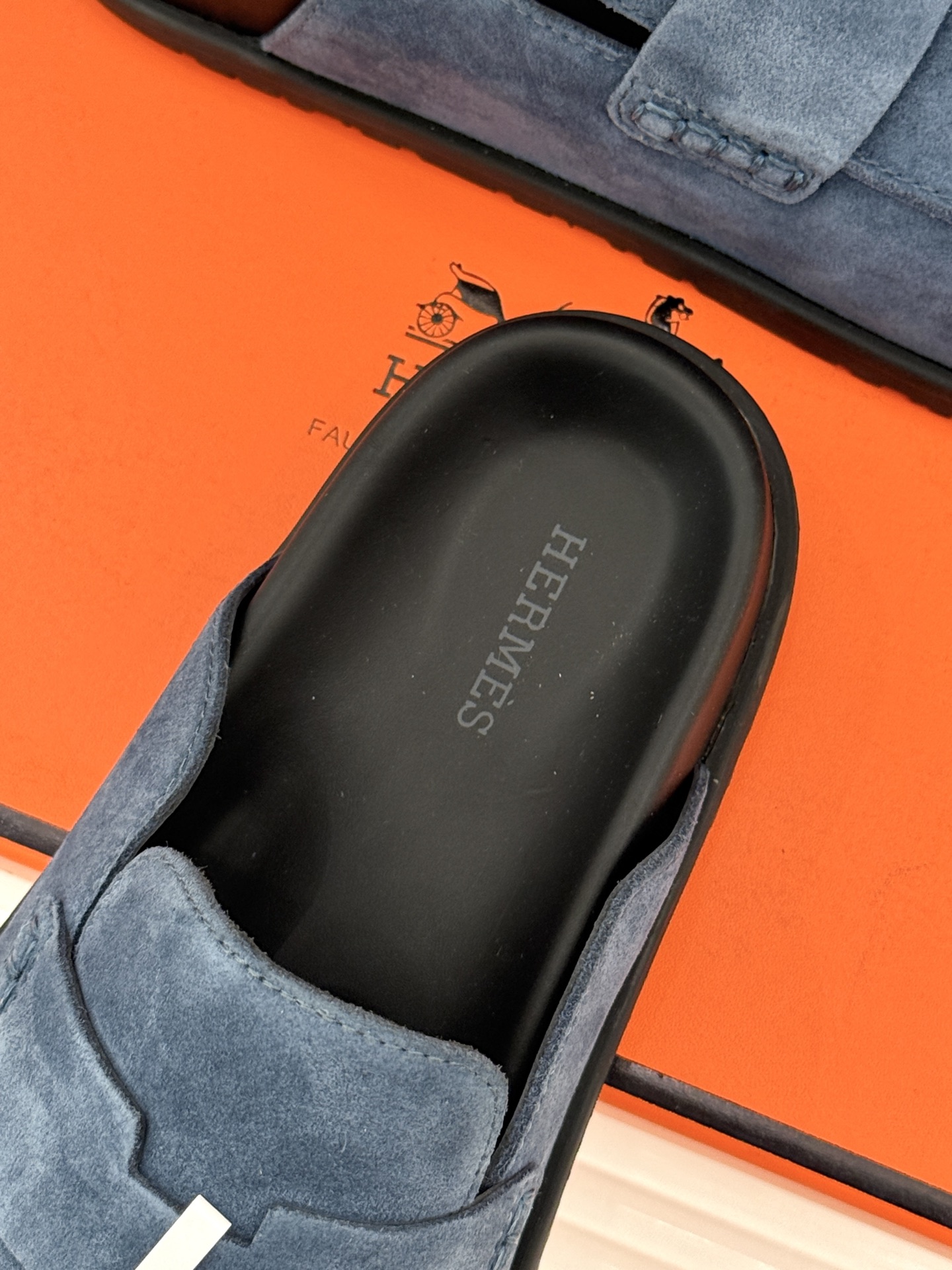 （配原版飞机盒）Hermès/爱马仕25WF新品穆勒包头H半拖鞋勃肯鞋厚底勃肯版型重塑经典。麂皮小牛皮质