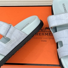 (配原版飞机盒))Herme*经典 二舅魔术贴H拖鞋二舅鞋夏天的最爱😍仿佛是有一种魔力 越看越好看 刚出 (配原版飞机盒))Herme*经典 二舅魔术贴H拖鞋二舅鞋夏天的最爱😍仿佛是有一种魔力 越看越好看 刚出