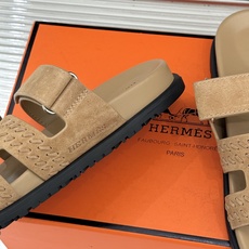 (配原版飞机盒))Herme*经典 二舅魔术贴H拖鞋二舅鞋夏天的最爱😍仿佛是有一种魔力 越看越好看 刚出 (配原版飞机盒))Herme*经典 二舅魔术贴H拖鞋二舅鞋夏天的最爱😍仿佛是有一种魔力 越看越好看 刚出