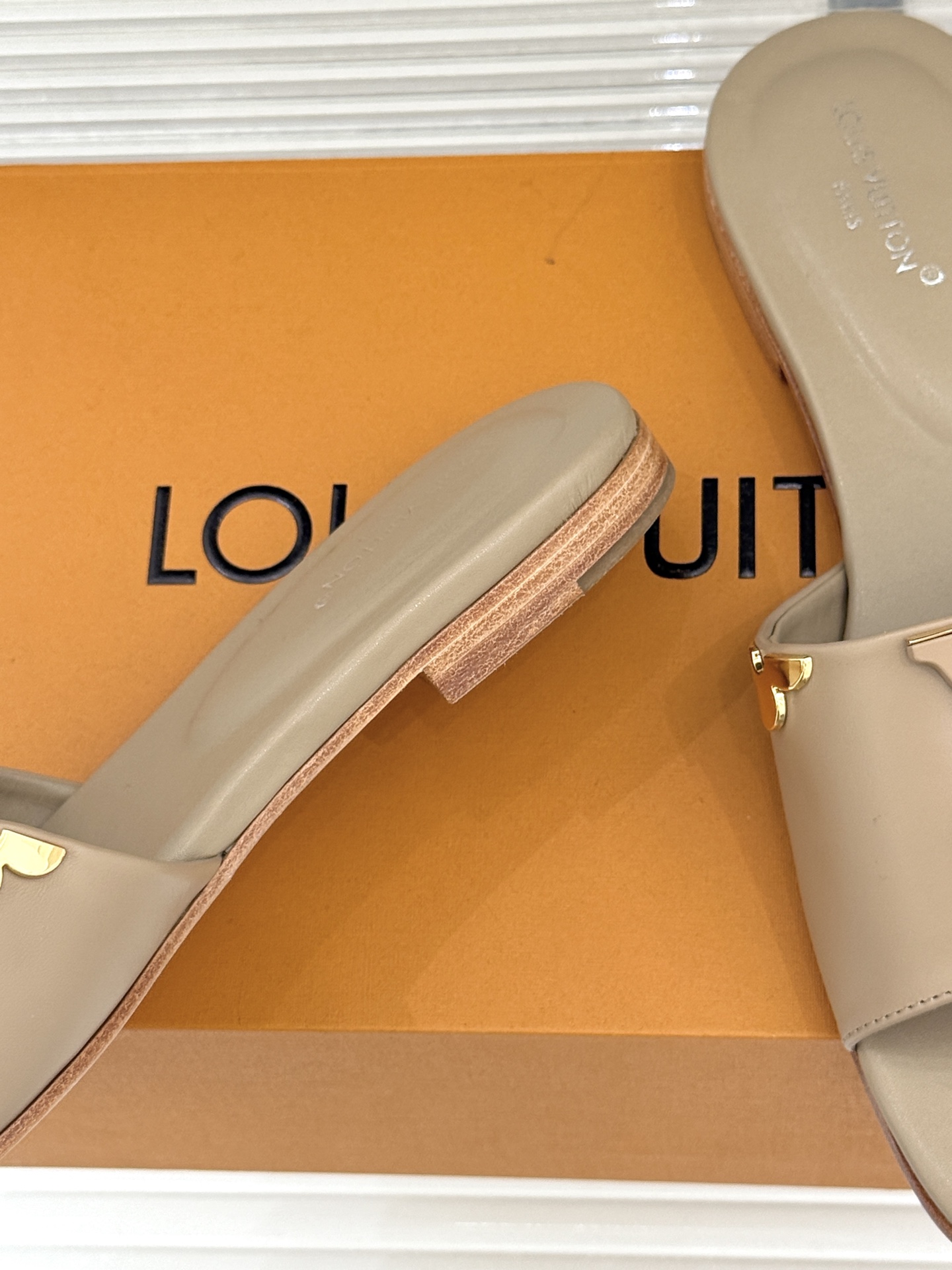 Louis Vuitton L*V驴牌 平底拖鞋