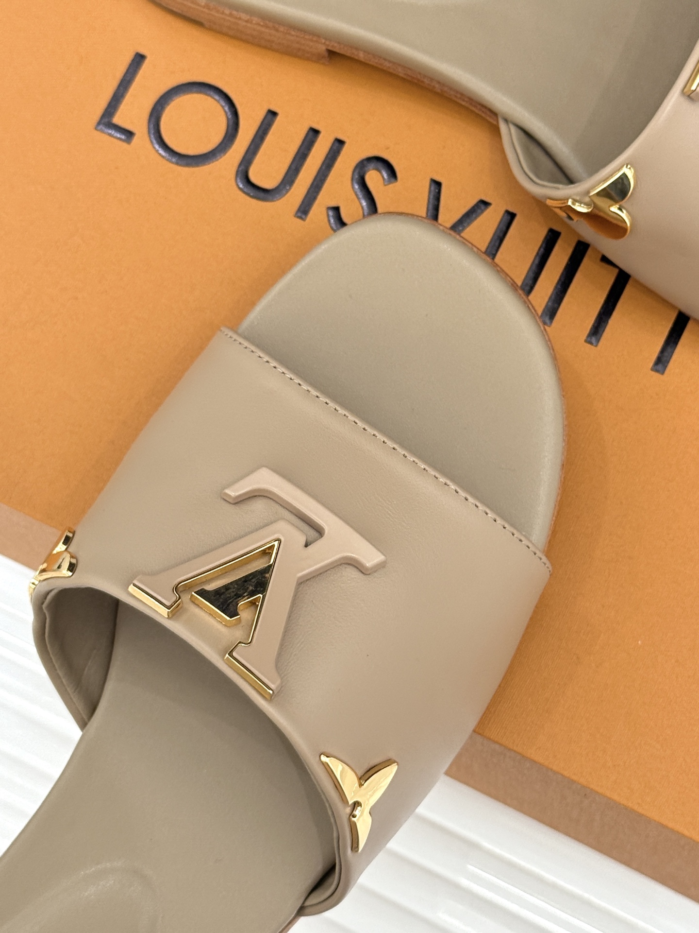 Louis Vuitton L*V驴牌 平底拖鞋
