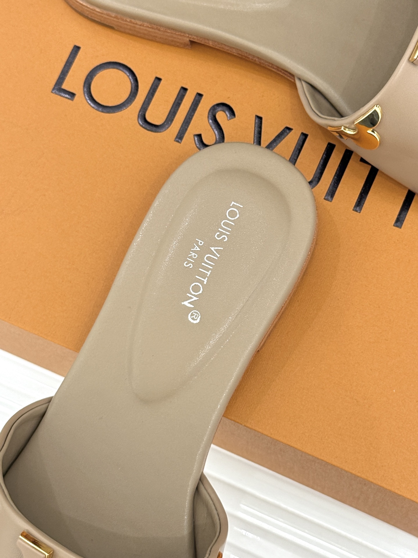 Louis Vuitton L*V驴牌 平底拖鞋