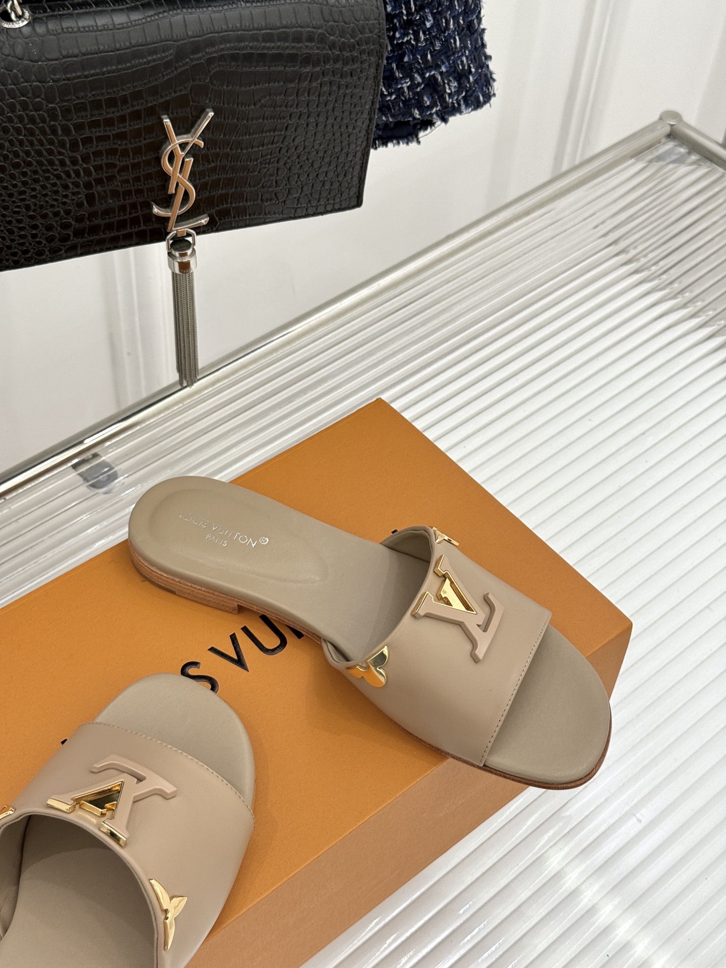 Louis Vuitton L*V驴牌 平底拖鞋