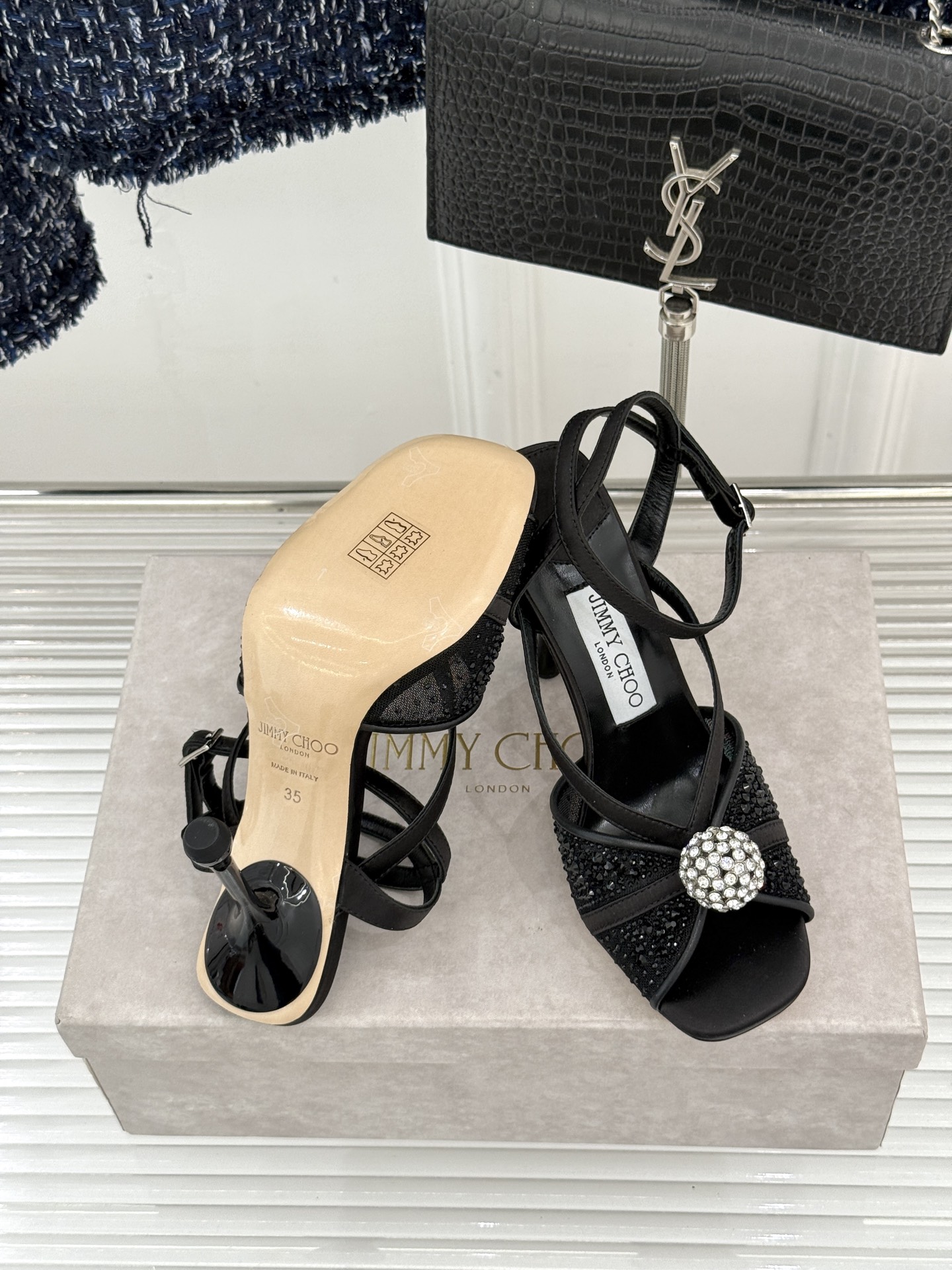 Jimmy Choo/吉米周26WF新品水钻球网纱尖头高跟凉鞋谁能拒绝一双自带星光的JC！这款水钻网纱鞋