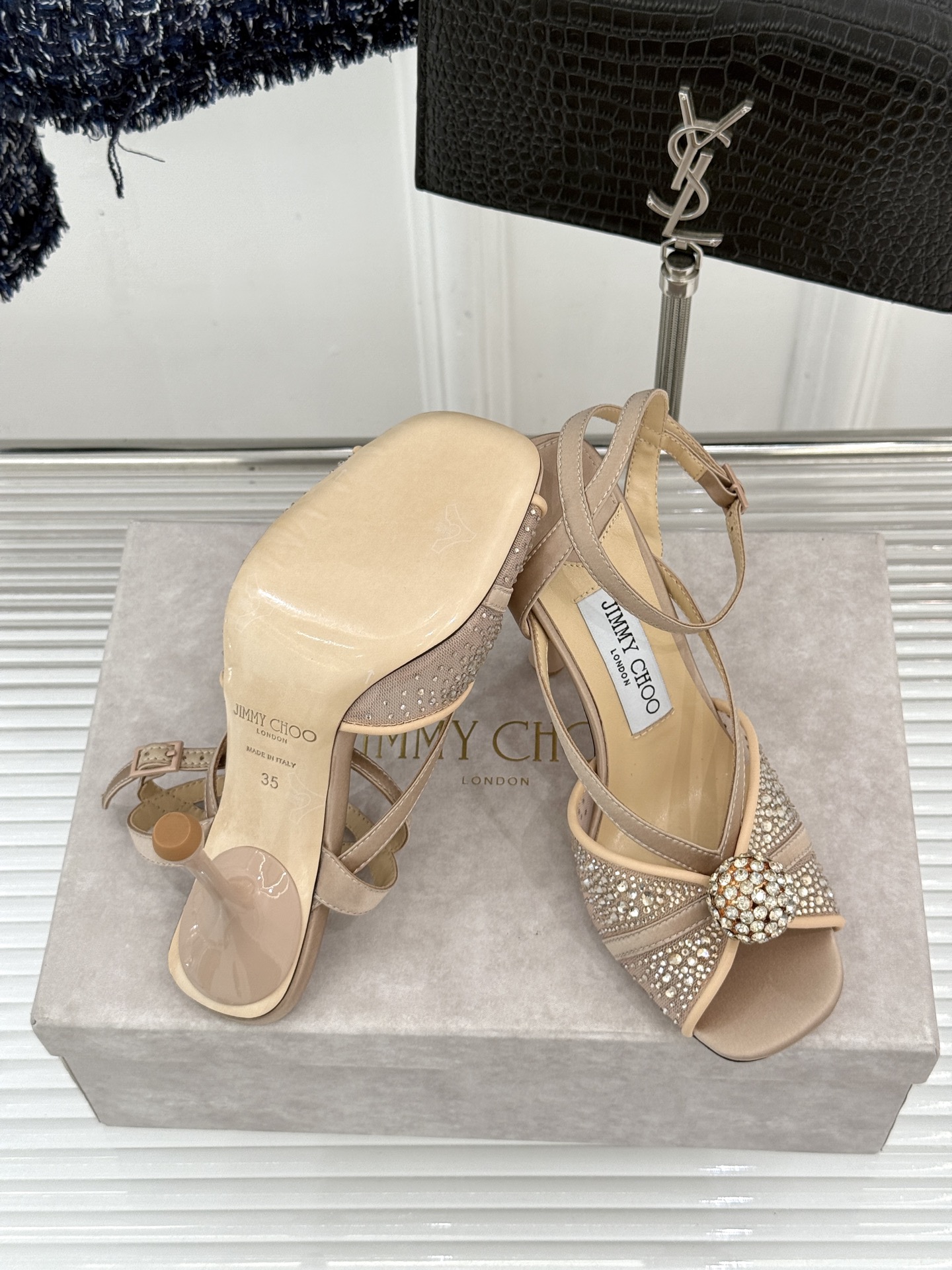 Jimmy Choo/吉米周26WF新品水钻球网纱尖头高跟凉鞋谁能拒绝一双自带星光的JC！这款水钻网纱鞋