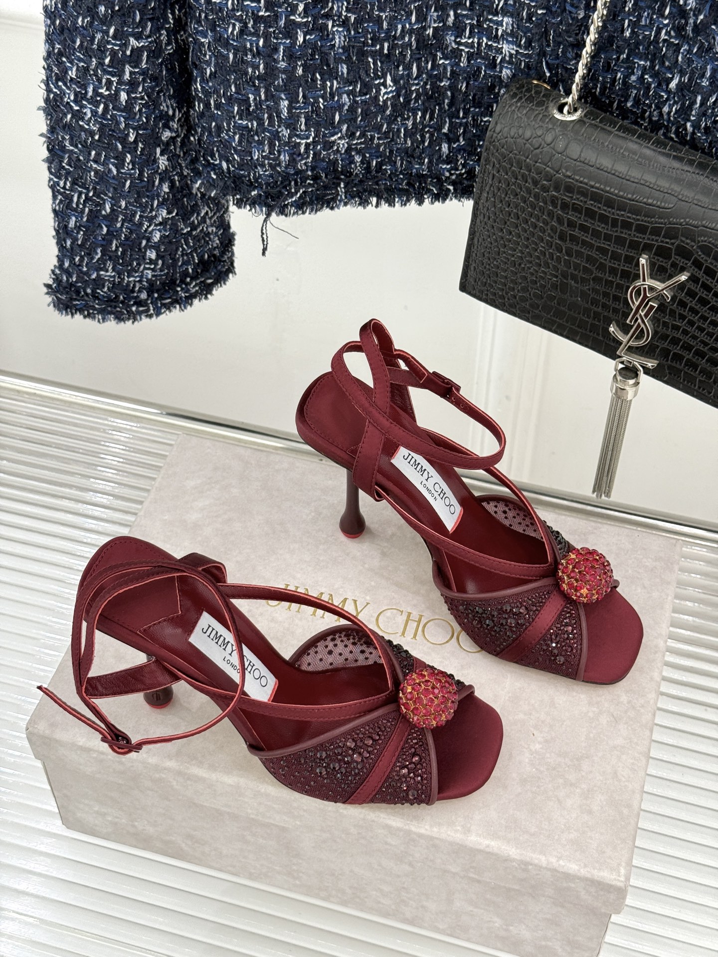 Jimmy Choo/吉米周26WF新品水钻球网纱尖头高跟凉鞋谁能拒绝一双自带星光的JC！这款水钻网纱鞋