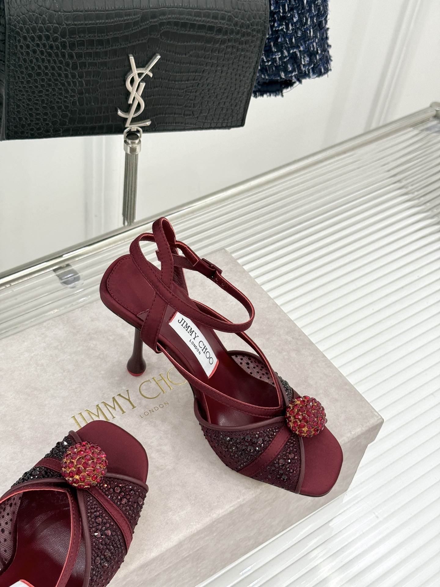 Jimmy Choo/吉米周26WF新品水钻球网纱尖头高跟凉鞋谁能拒绝一双自带星光的JC！这款水钻网纱鞋