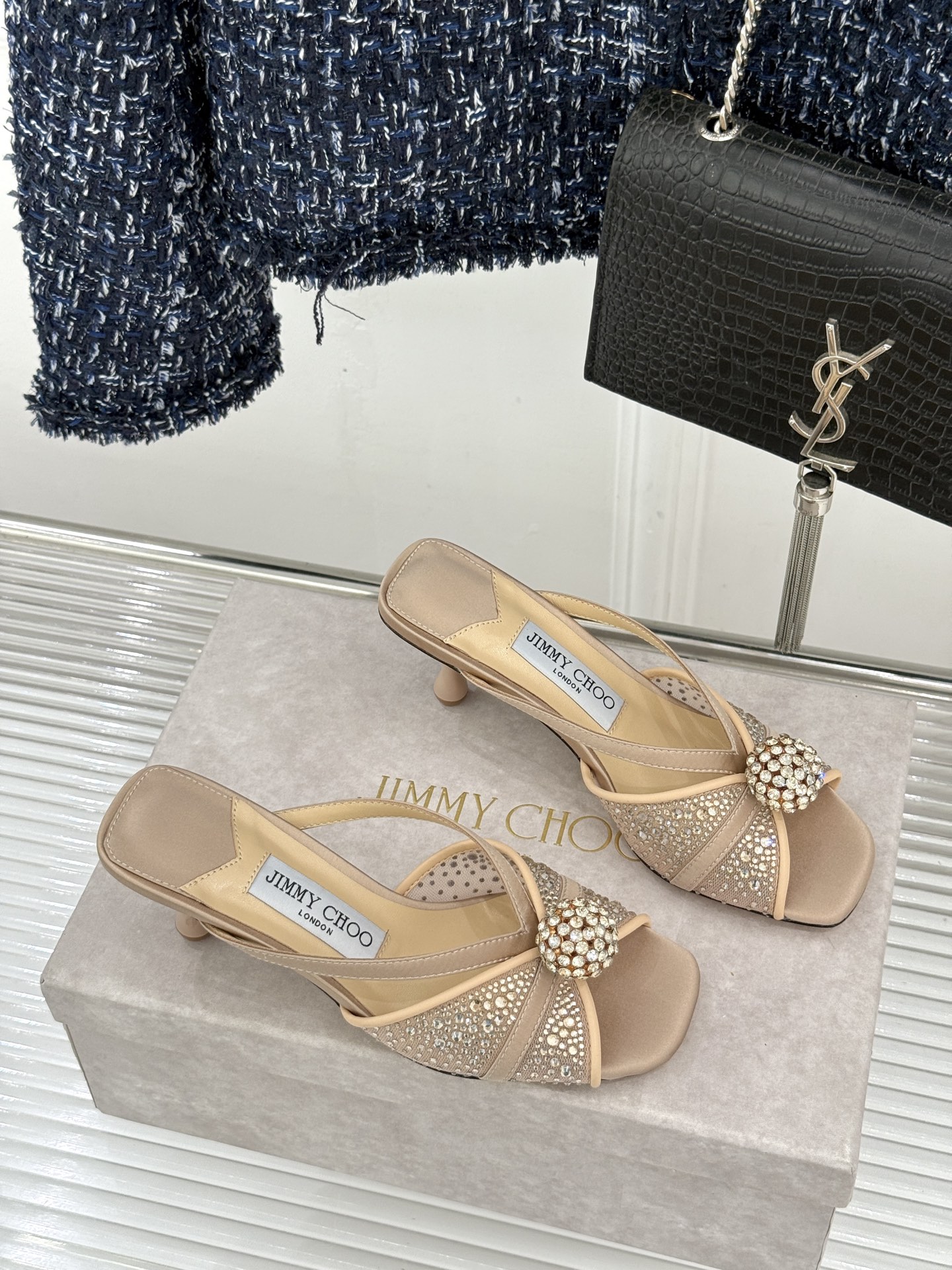 Jimmy Choo/吉米周26WF新品水钻球网纱尖头高跟凉鞋谁能拒绝一双自带星光的JC！这款水钻网纱鞋