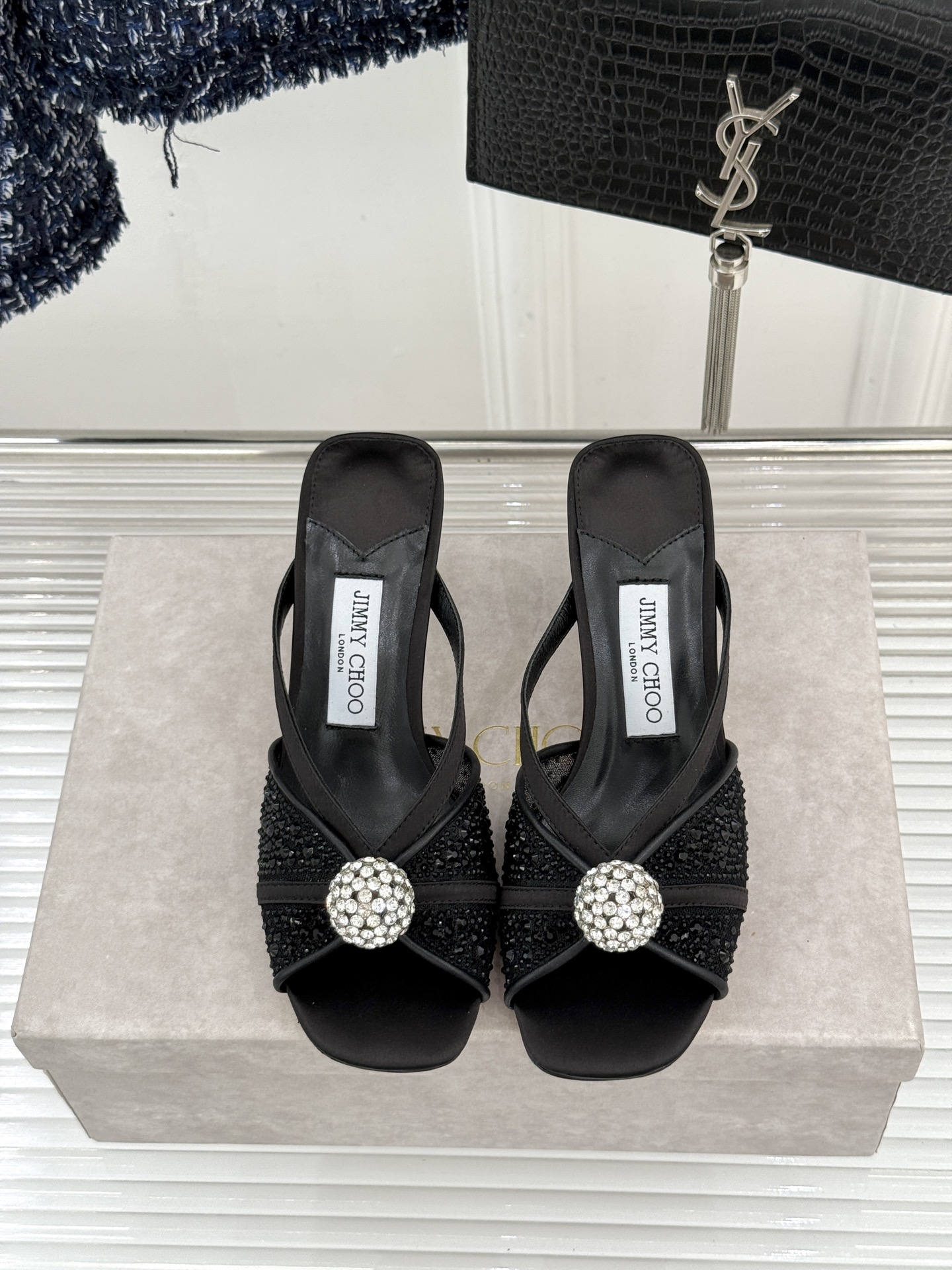 Jimmy Choo/吉米周26WF新品水钻球网纱尖头高跟凉鞋谁能拒绝一双自带星光的JC！这款水钻网纱鞋