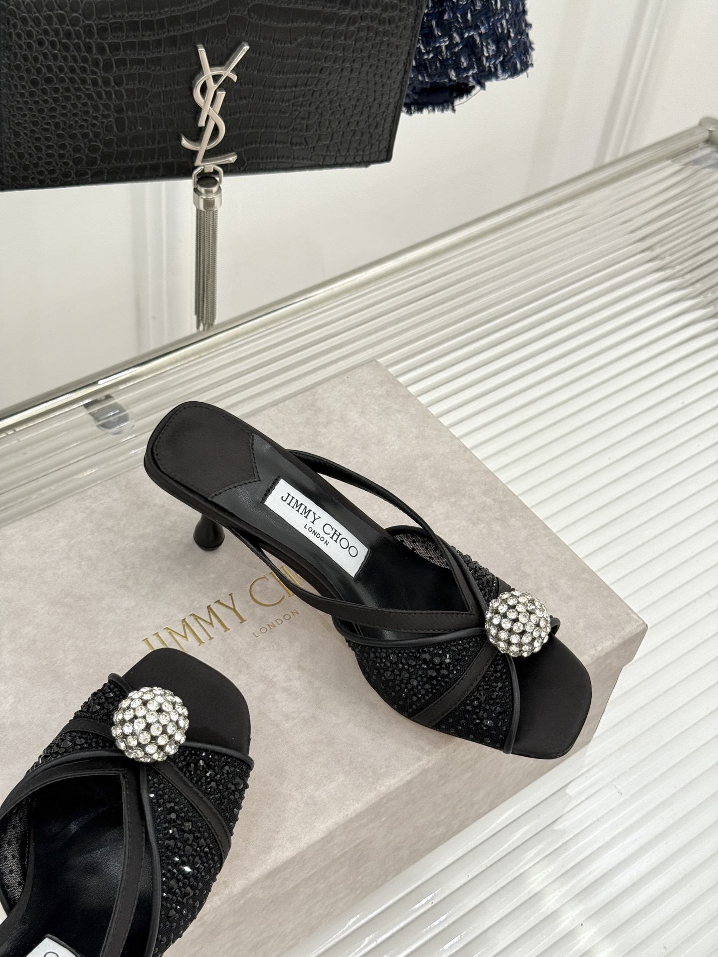 Jimmy Choo/吉米周26WF新品水钻球网纱尖头高跟凉鞋谁能拒绝一双自带星光的JC！这款水钻网纱鞋
