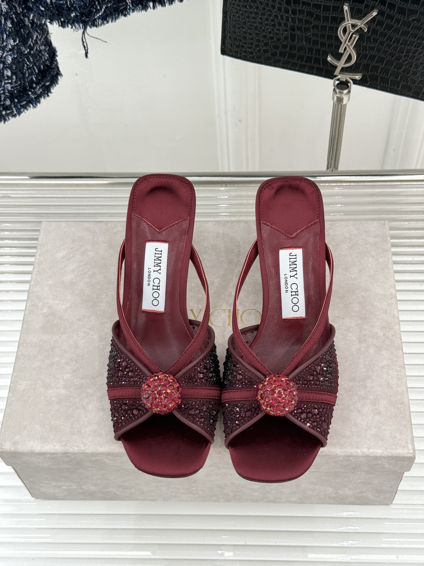 Jimmy Choo/吉米周26WF新品水钻球网纱尖头高跟凉鞋谁能拒绝一双自带星光的JC！这款水钻网纱鞋