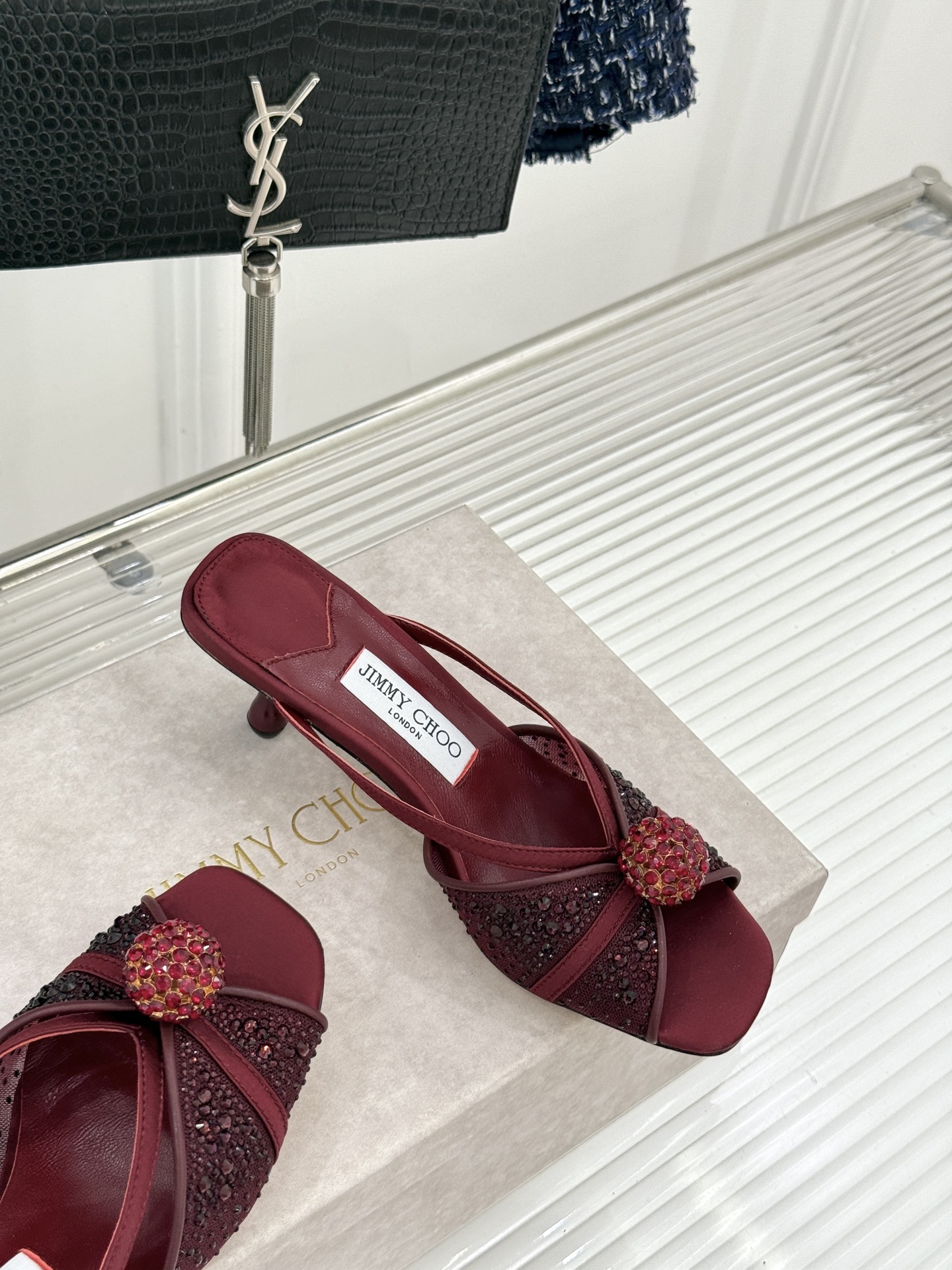Jimmy Choo/吉米周26WF新品水钻球网纱尖头高跟凉鞋谁能拒绝一双自带星光的JC！这款水钻网纱鞋
