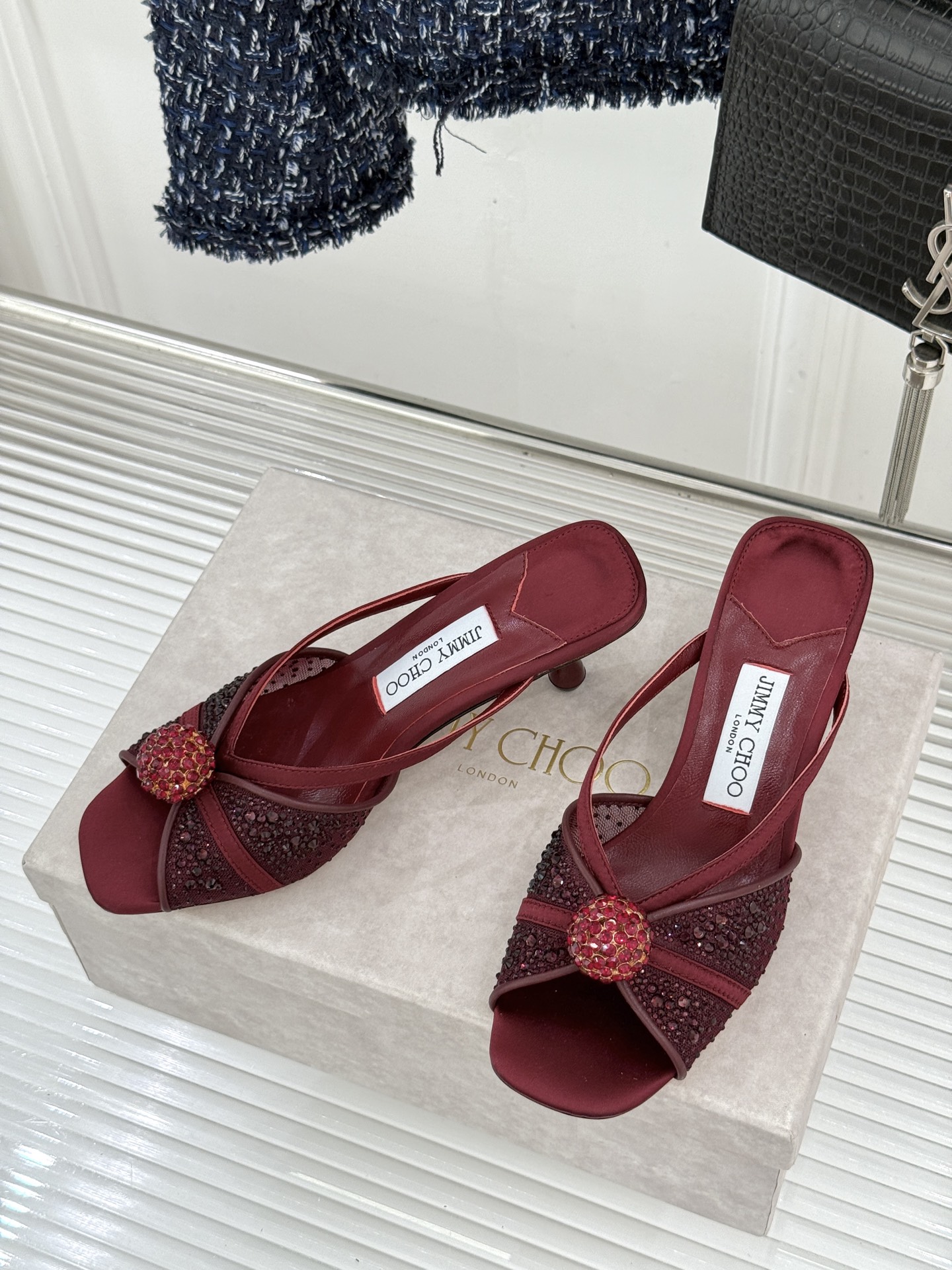 Jimmy Choo/吉米周26WF新品水钻球网纱尖头高跟凉鞋谁能拒绝一双自带星光的JC！这款水钻网纱鞋