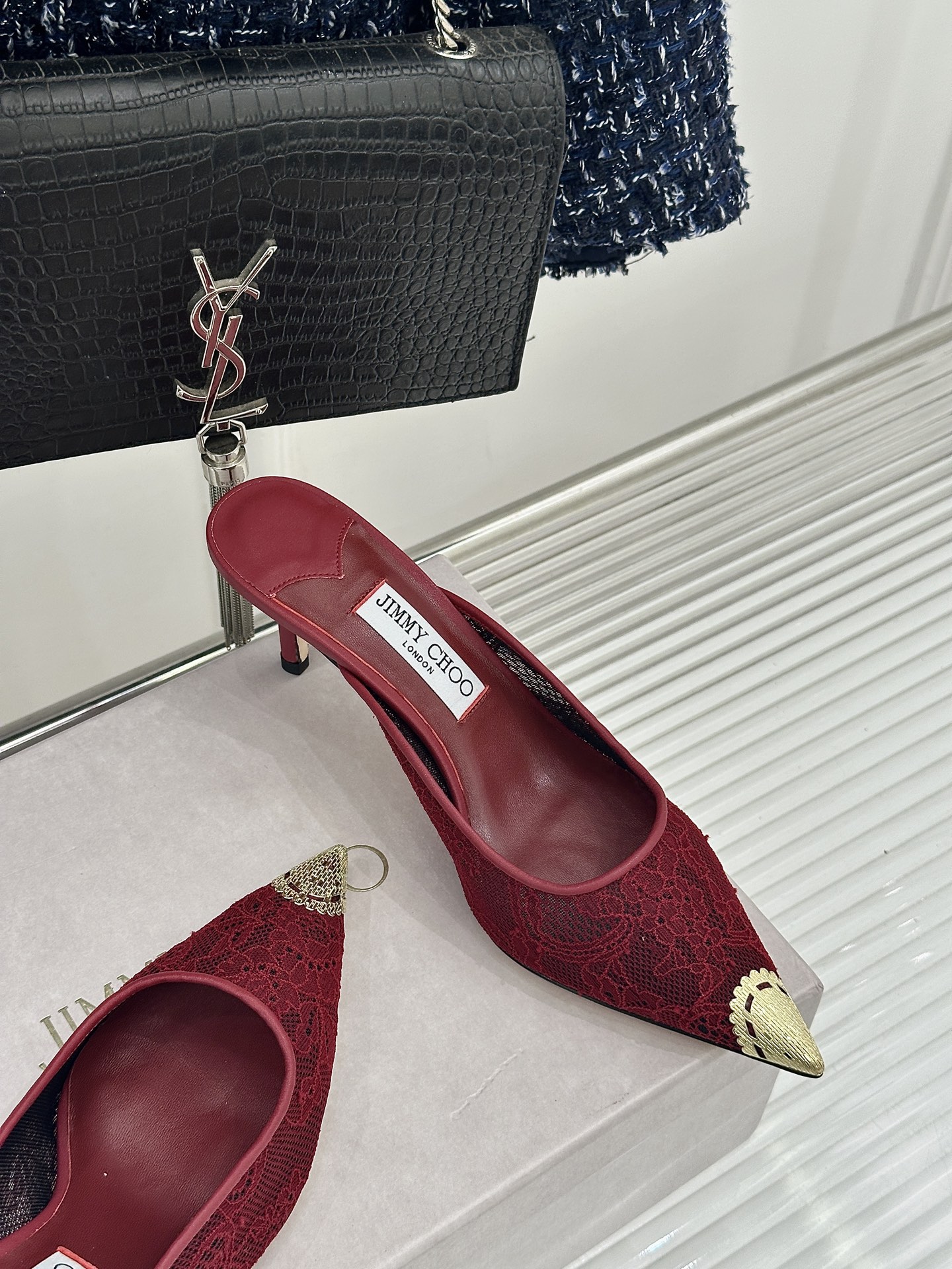 Jimmy Choo/吉米周26WF新品蕾丝金属头高跟拖鞋承袭品牌30年英伦奢雅基因这款凉鞋解锁现代女性