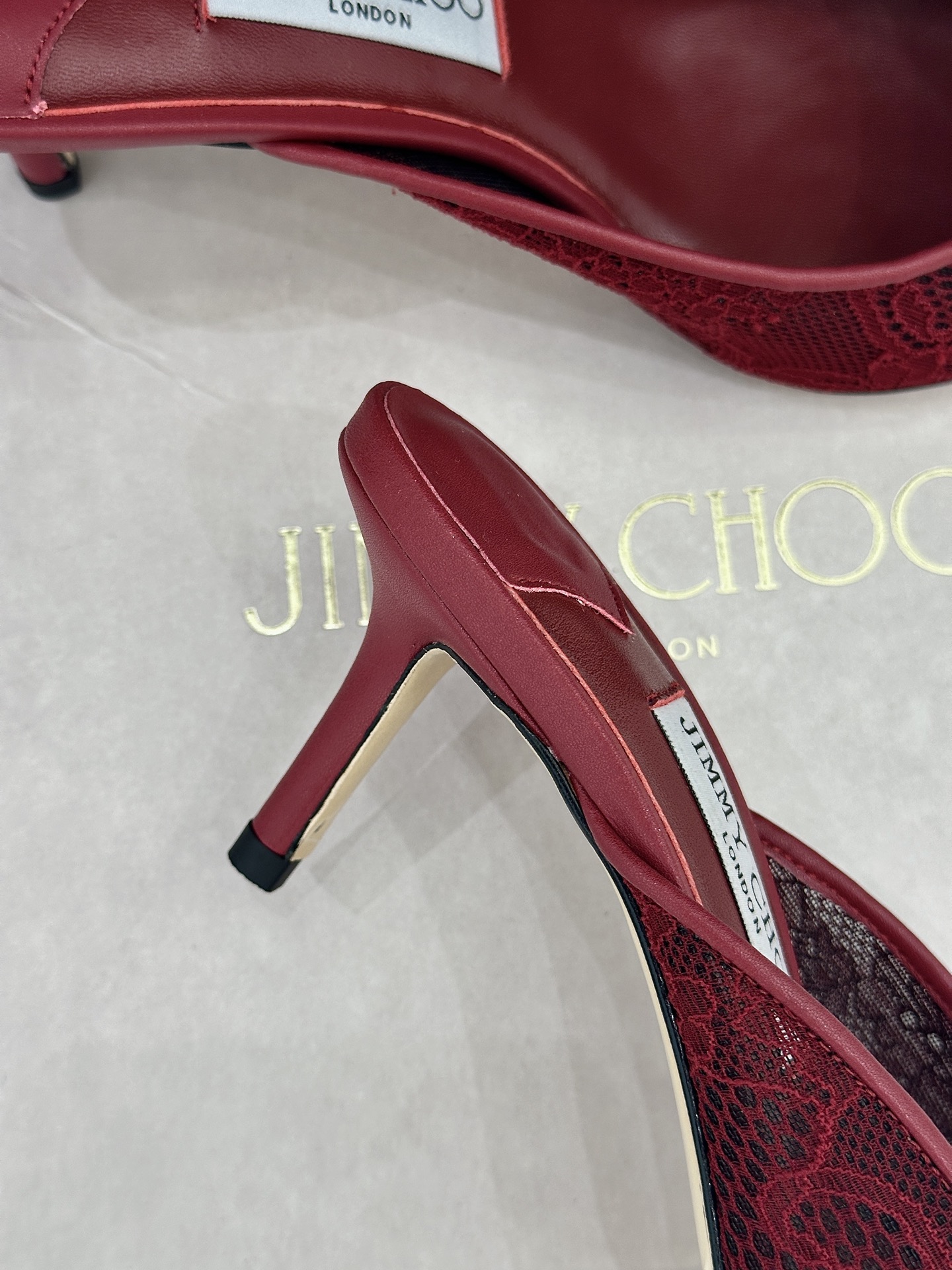 Jimmy Choo/吉米周26WF新品蕾丝金属头高跟拖鞋承袭品牌30年英伦奢雅基因这款凉鞋解锁现代女性