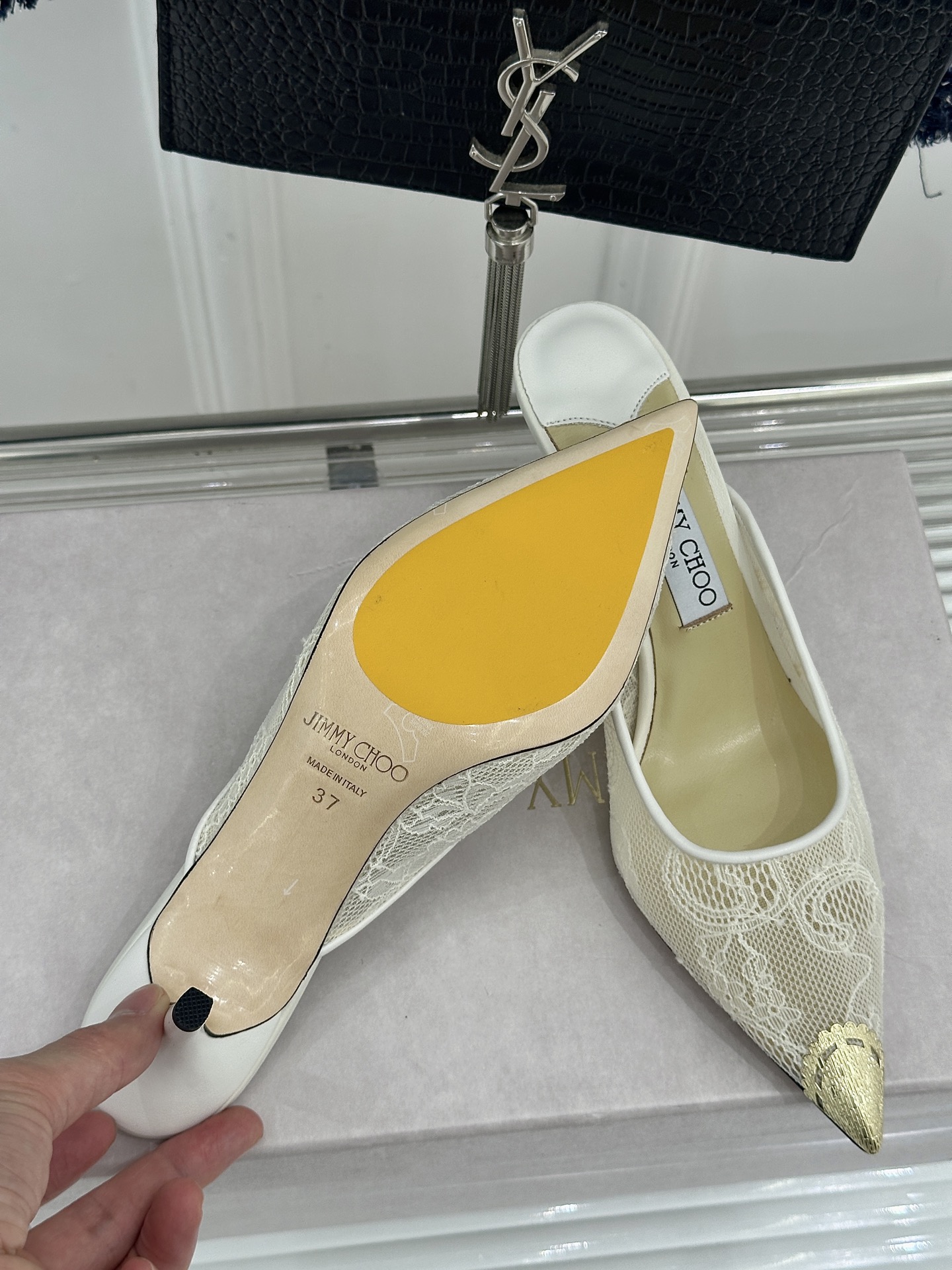 Jimmy Choo/吉米周26WF新品蕾丝金属头高跟拖鞋承袭品牌30年英伦奢雅基因这款凉鞋解锁现代女性