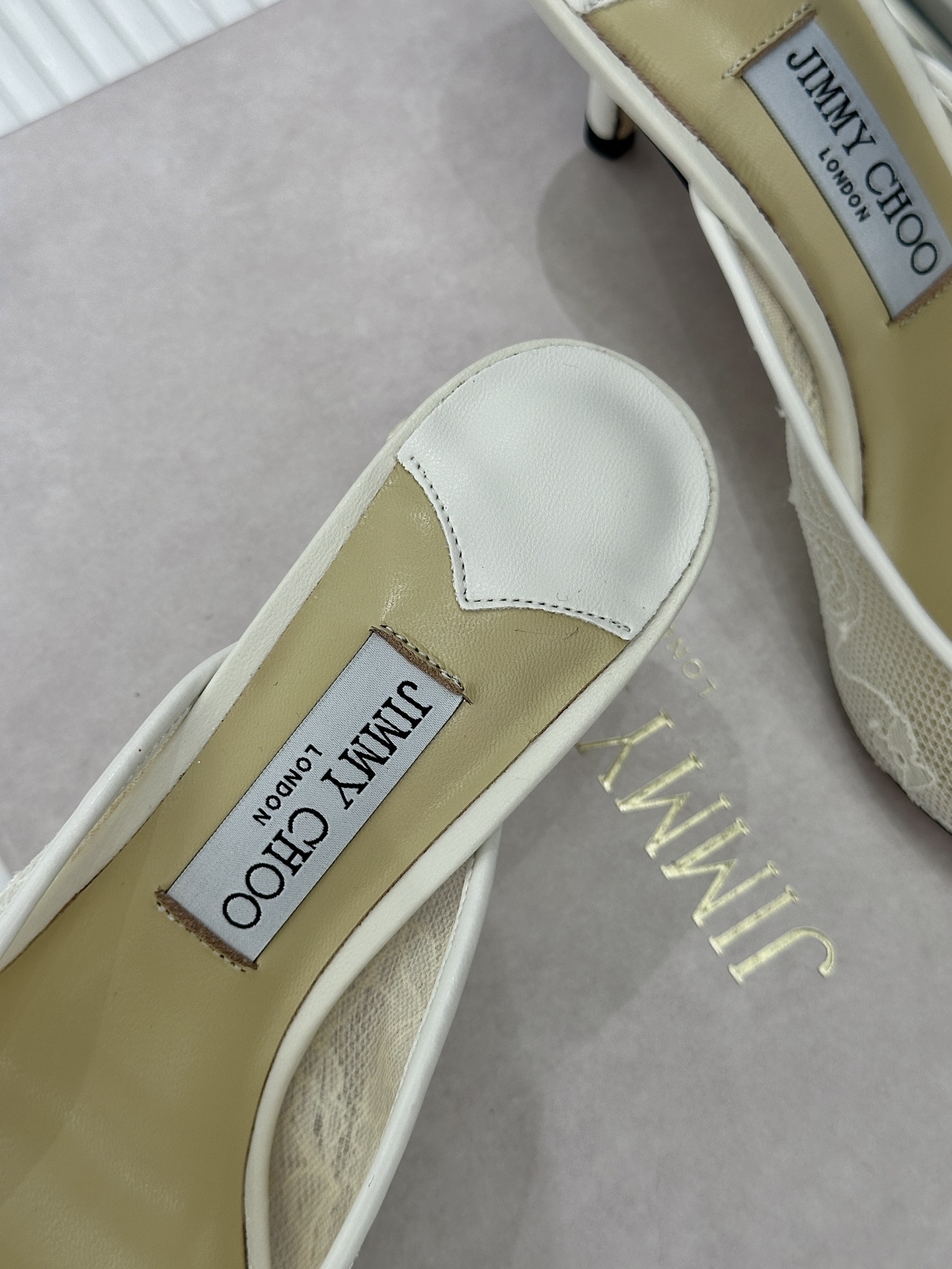 Jimmy Choo/吉米周26WF新品蕾丝金属头高跟拖鞋承袭品牌30年英伦奢雅基因这款凉鞋解锁现代女性