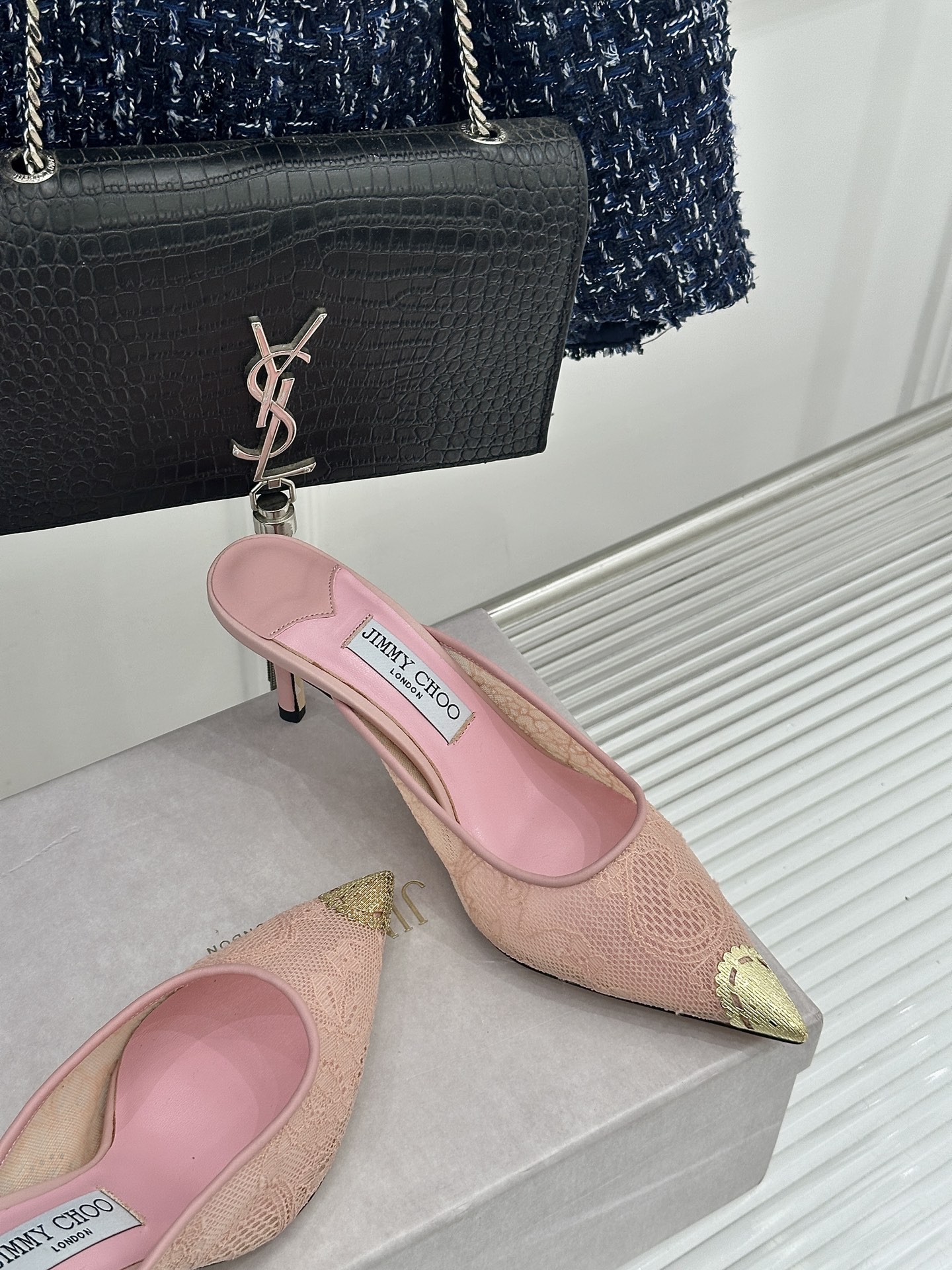 Jimmy Choo/吉米周26WF新品蕾丝金属头高跟拖鞋承袭品牌30年英伦奢雅基因这款凉鞋解锁现代女性