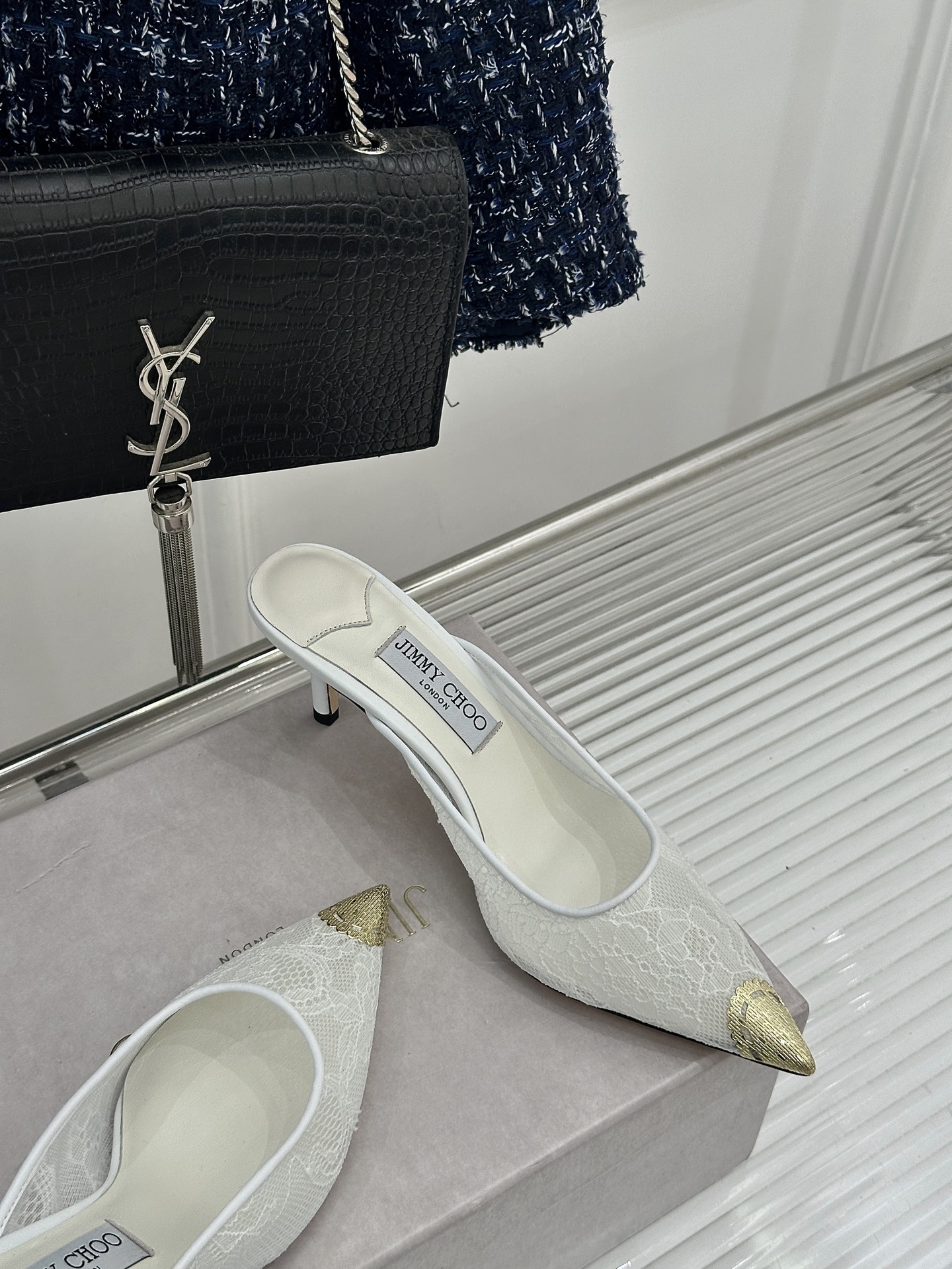 Jimmy Choo/吉米周26WF新品蕾丝金属头高跟拖鞋承袭品牌30年英伦奢雅基因这款凉鞋解锁现代女性