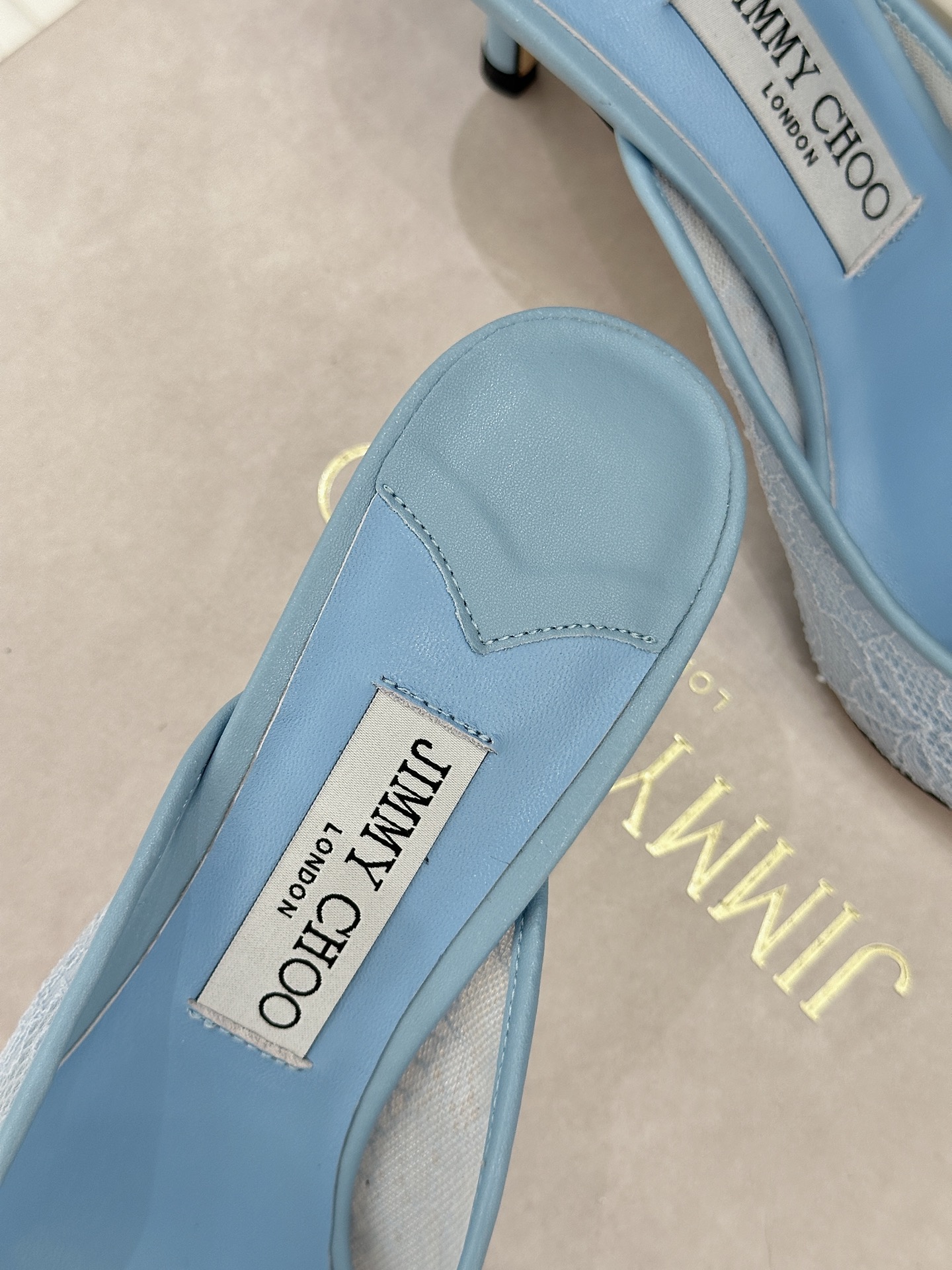 Jimmy Choo/吉米周26WF新品蕾丝金属头高跟拖鞋承袭品牌30年英伦奢雅基因这款凉鞋解锁现代女性