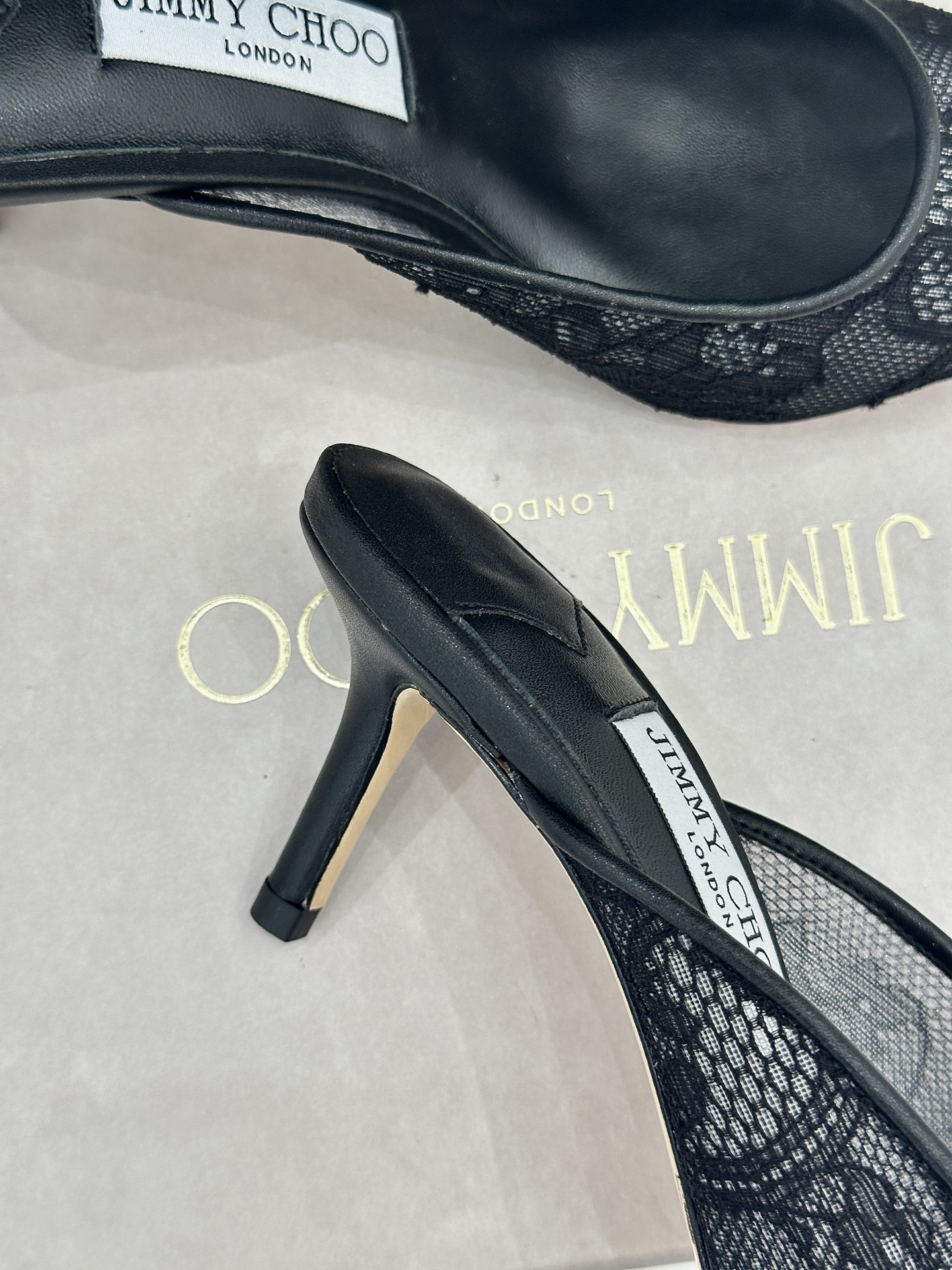 Jimmy Choo/吉米周26WF新品蕾丝金属头高跟拖鞋承袭品牌30年英伦奢雅基因这款凉鞋解锁现代女性