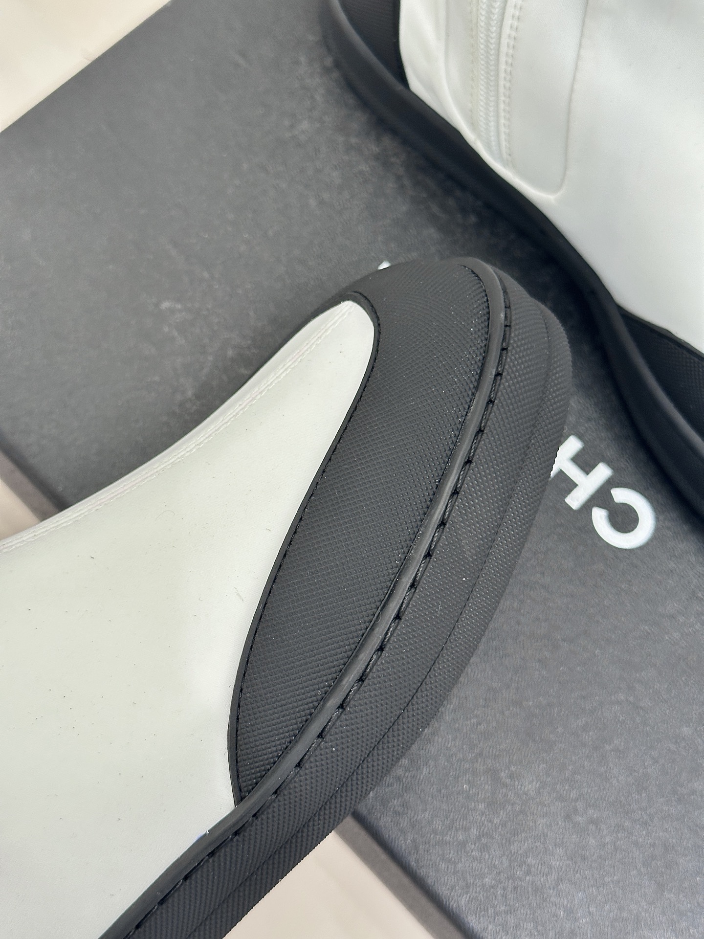 CHANE*｜小香26M新品双C高帮拉链休闲弹力短靴融合休闲格调与经典奢华重塑高帮短靴新风尚。甄选透气帆