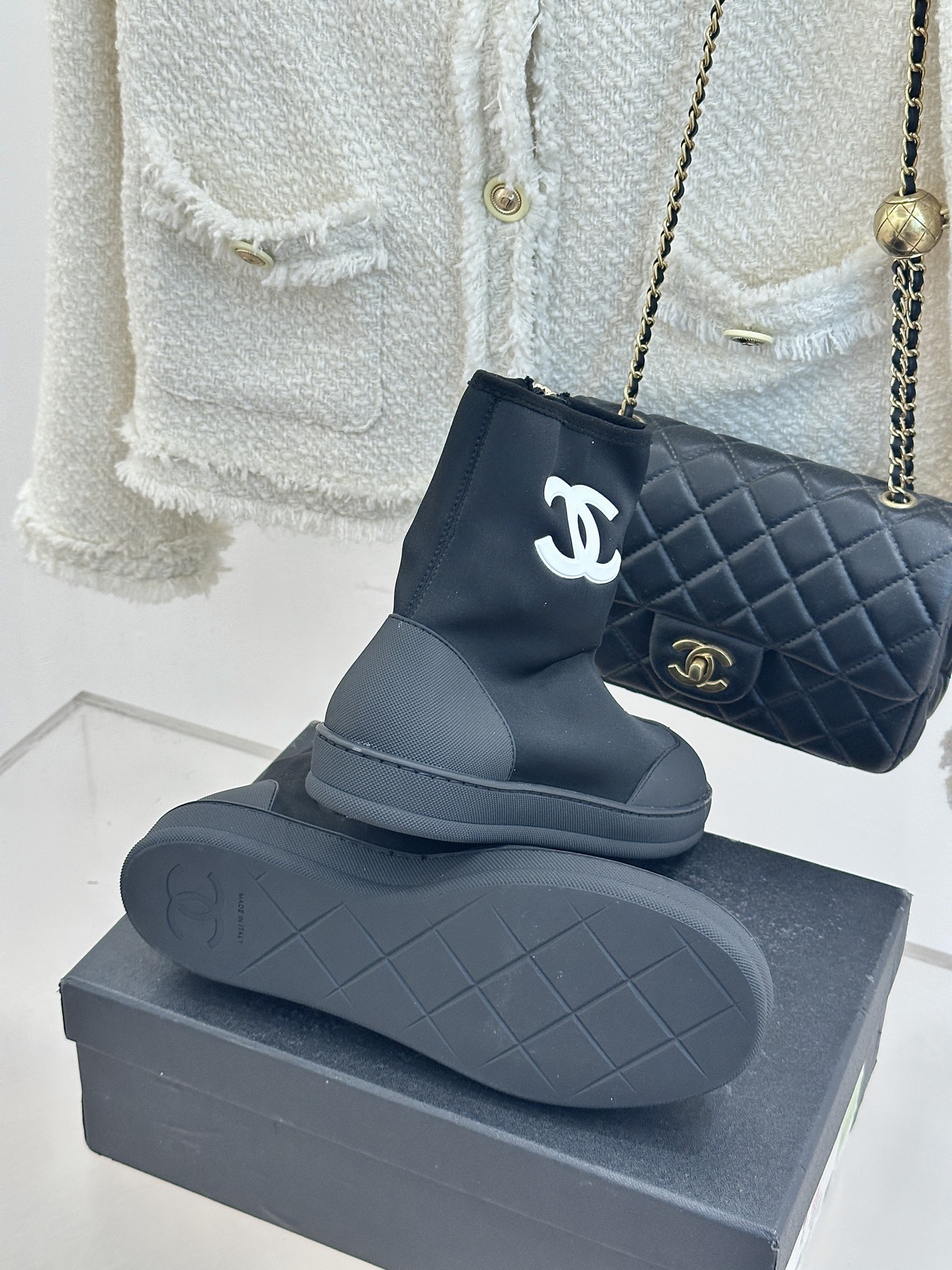 CHANE*｜小香26M新品双C高帮拉链休闲弹力短靴融合休闲格调与经典奢华重塑高帮短靴新风尚。甄选透气帆