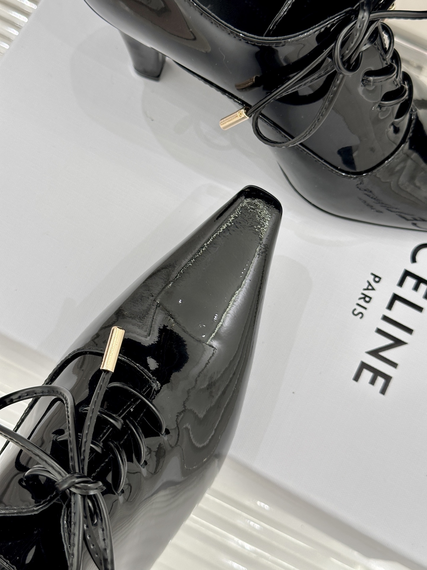 Celine Celine/赛琳26WF新品极简小方头